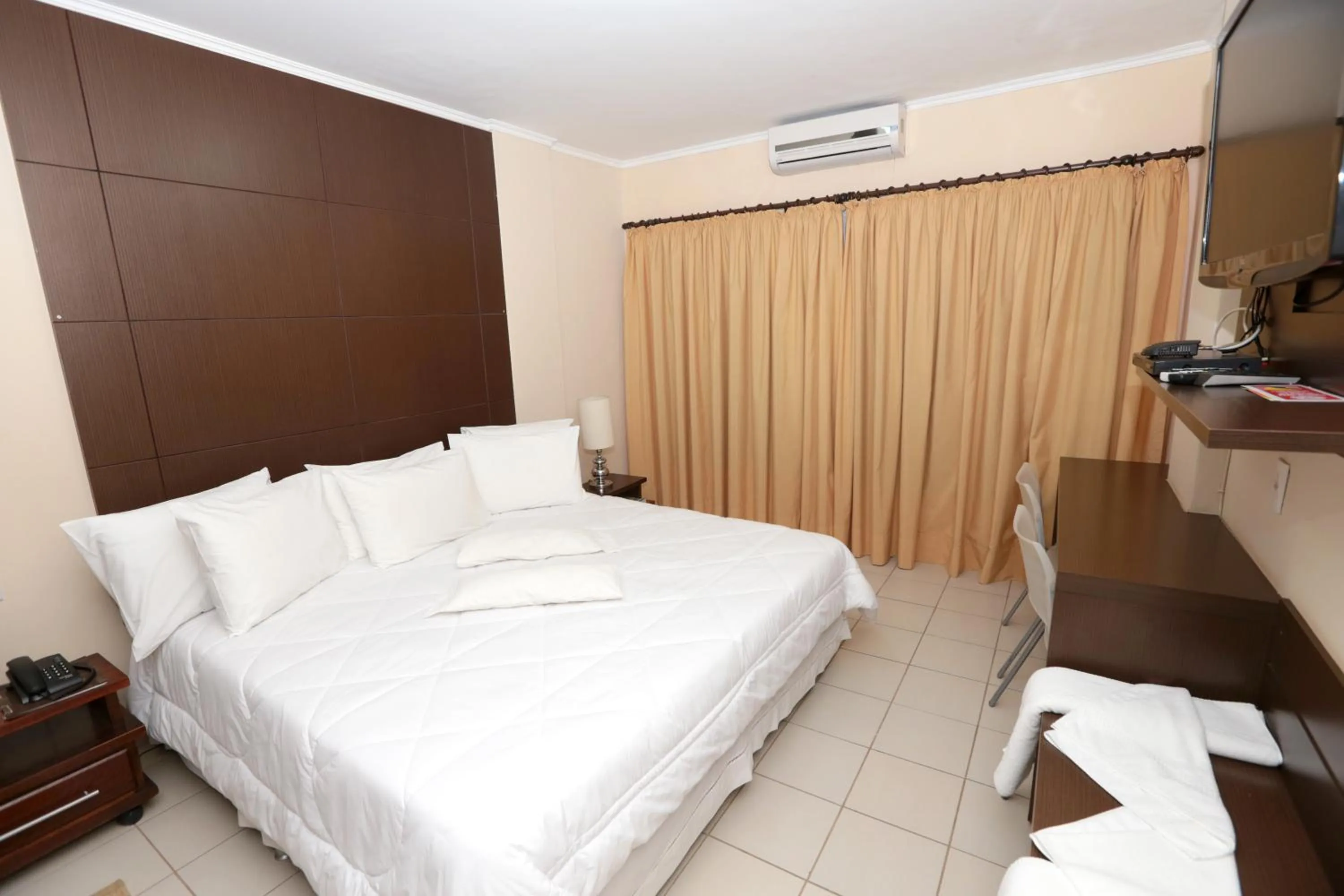 Bed in Imperador Palace Hotel Franca