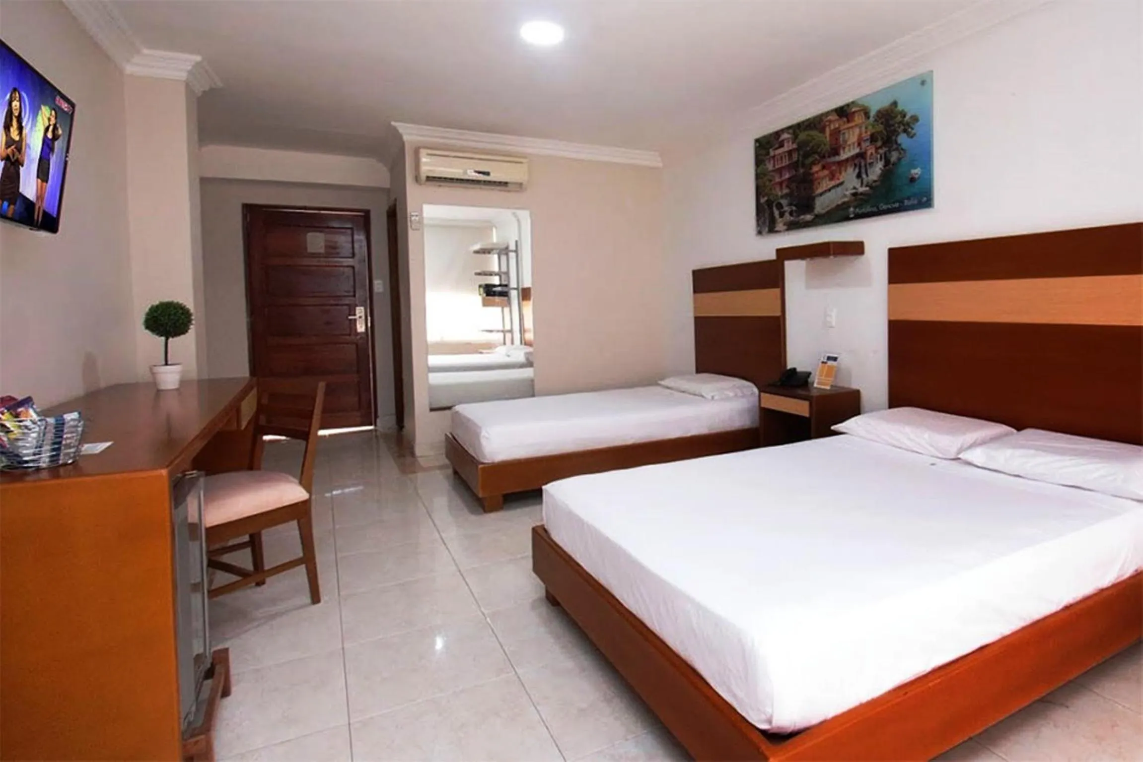 Photo of the whole room, Bed in Hotel Genova Centro