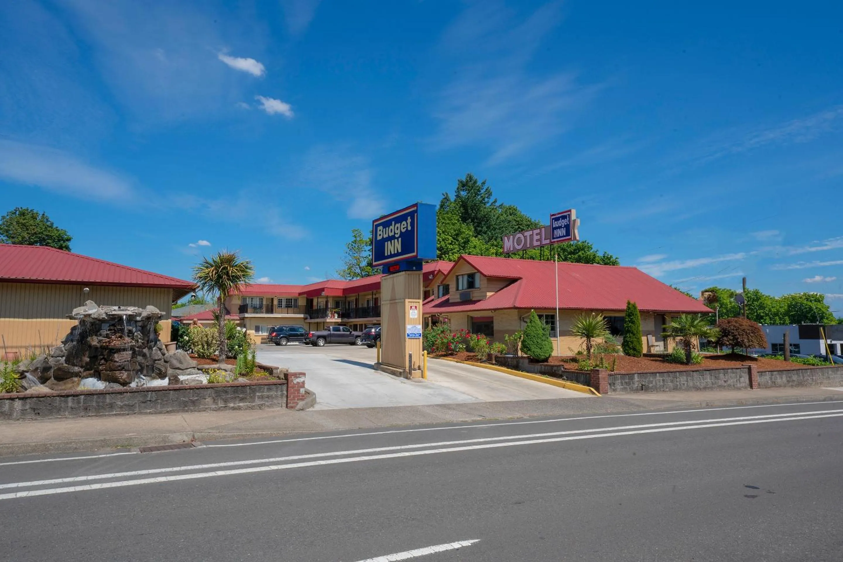 Facade/entrance in Budget Inn Gladstone By OYO - Portland Clackamas