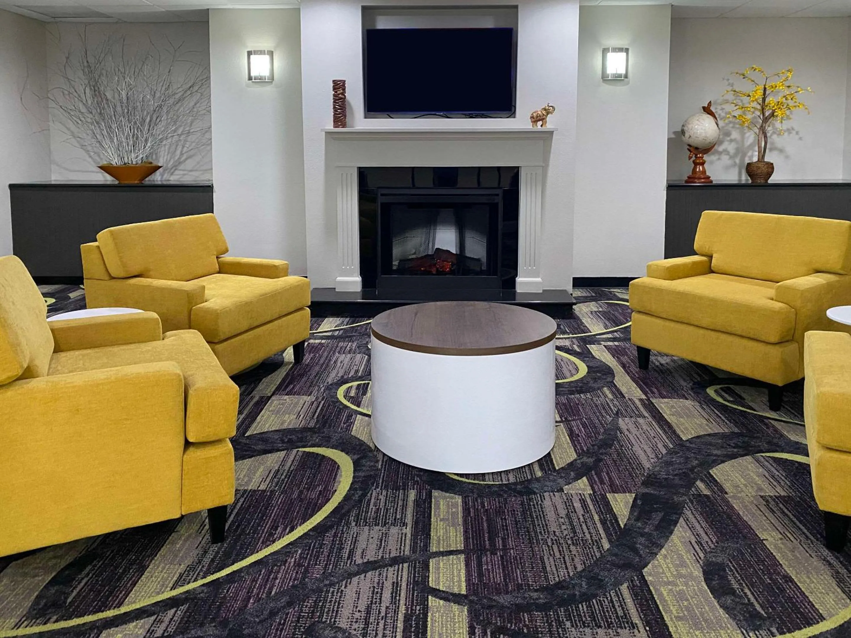 Lobby or reception in MainStay Suites Conover-Hickory