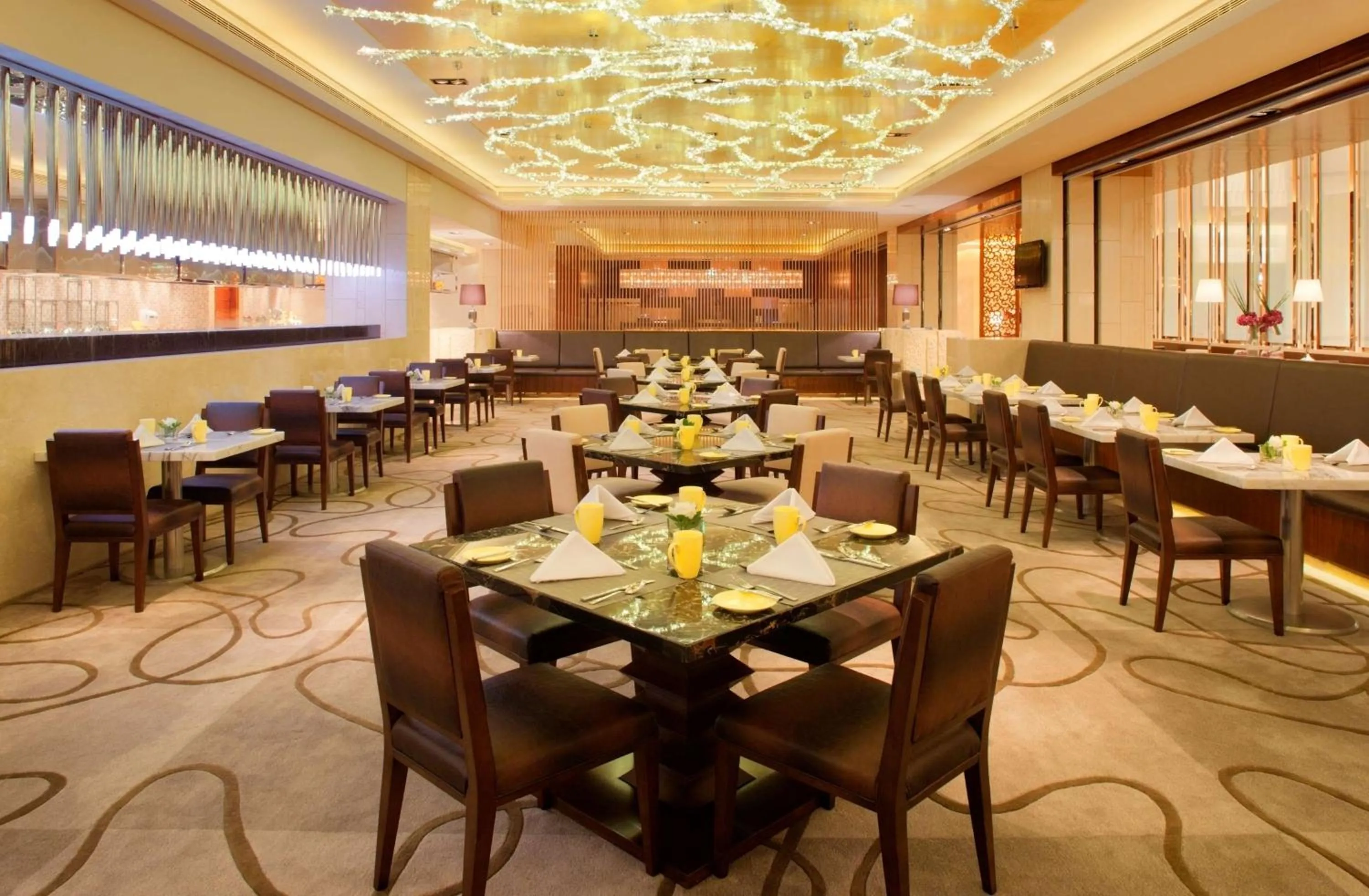 Restaurant/places to eat in Radisson Blu Plaza Chongqing