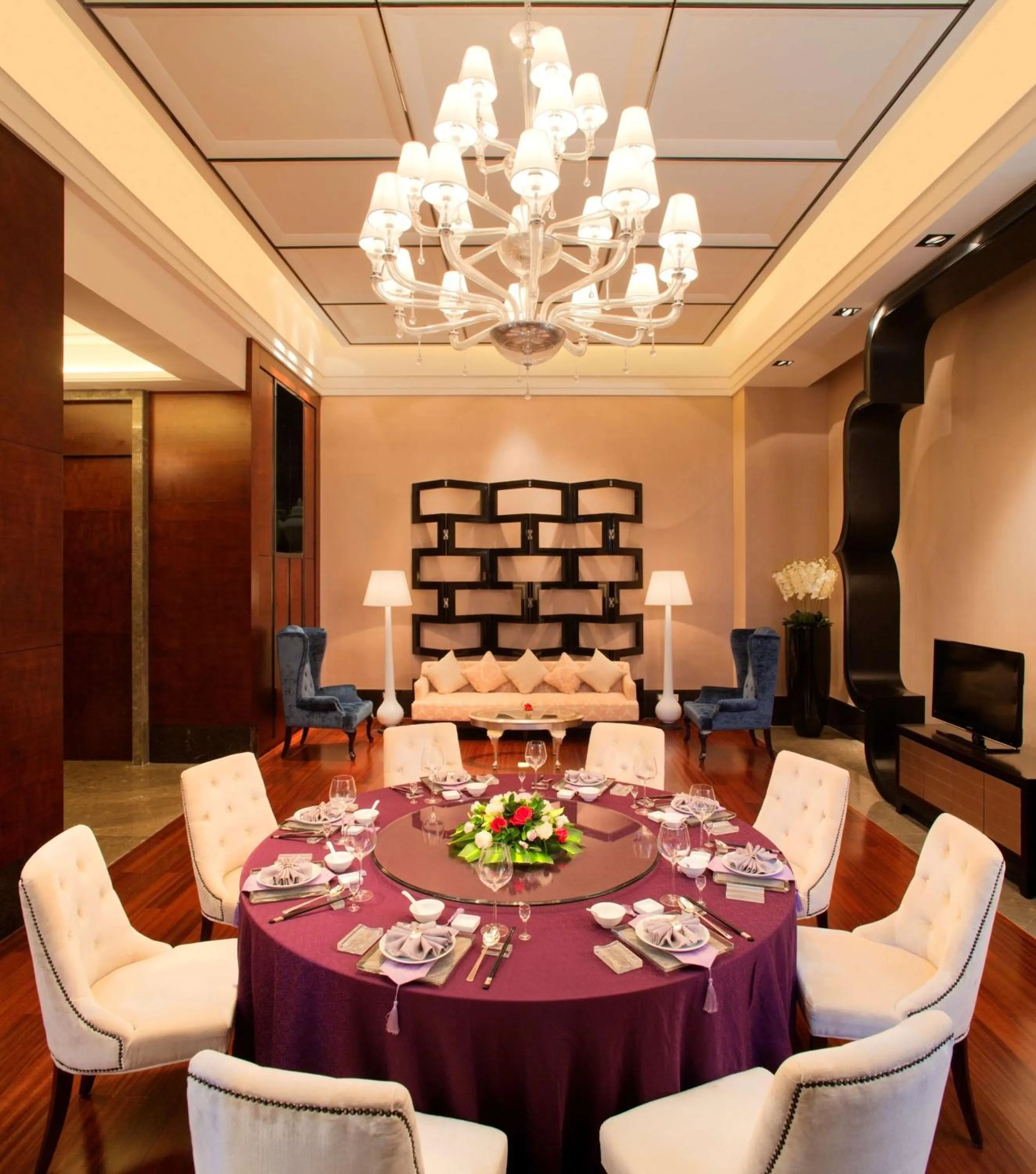 Restaurant/places to eat in Radisson Blu Plaza Chongqing