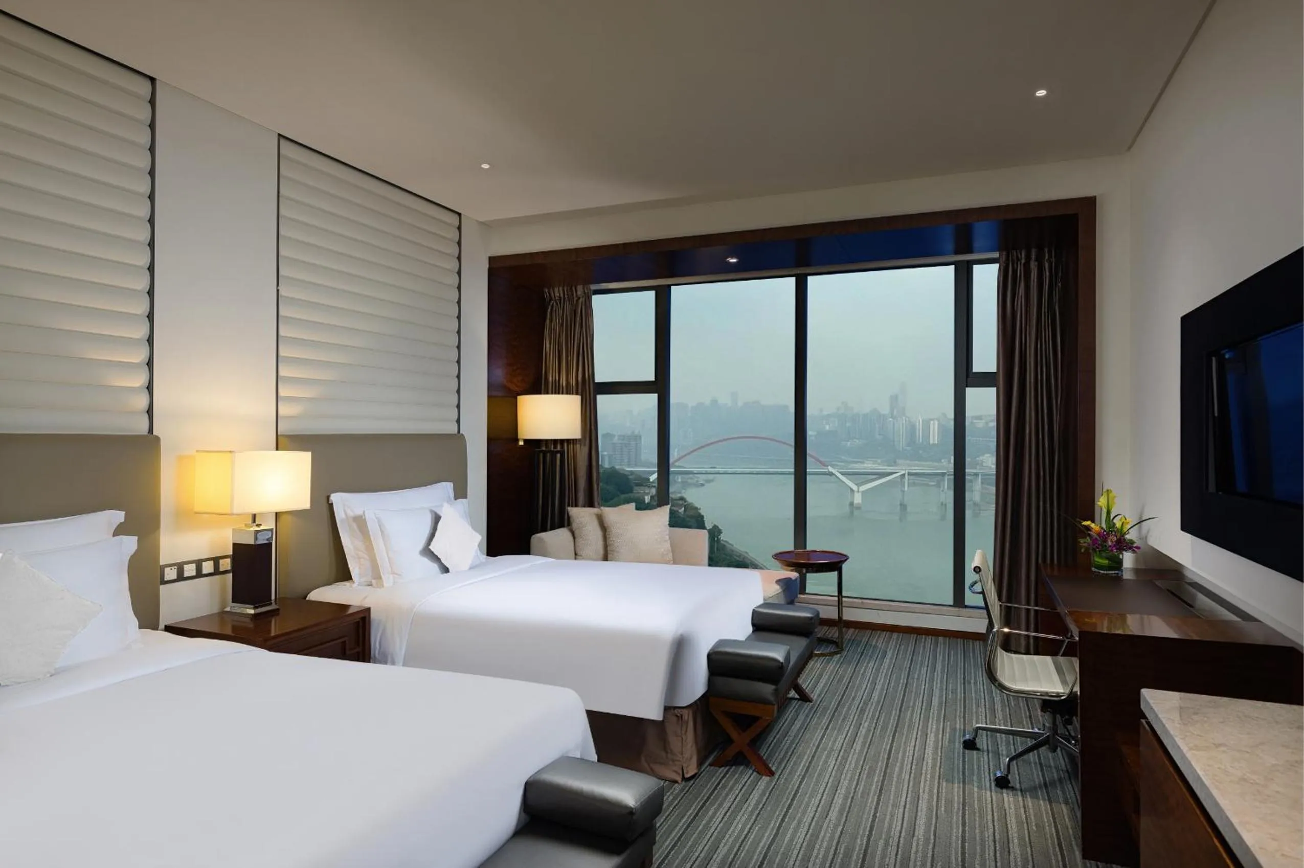 Photo of the whole room, Bed in Radisson Blu Plaza Chongqing