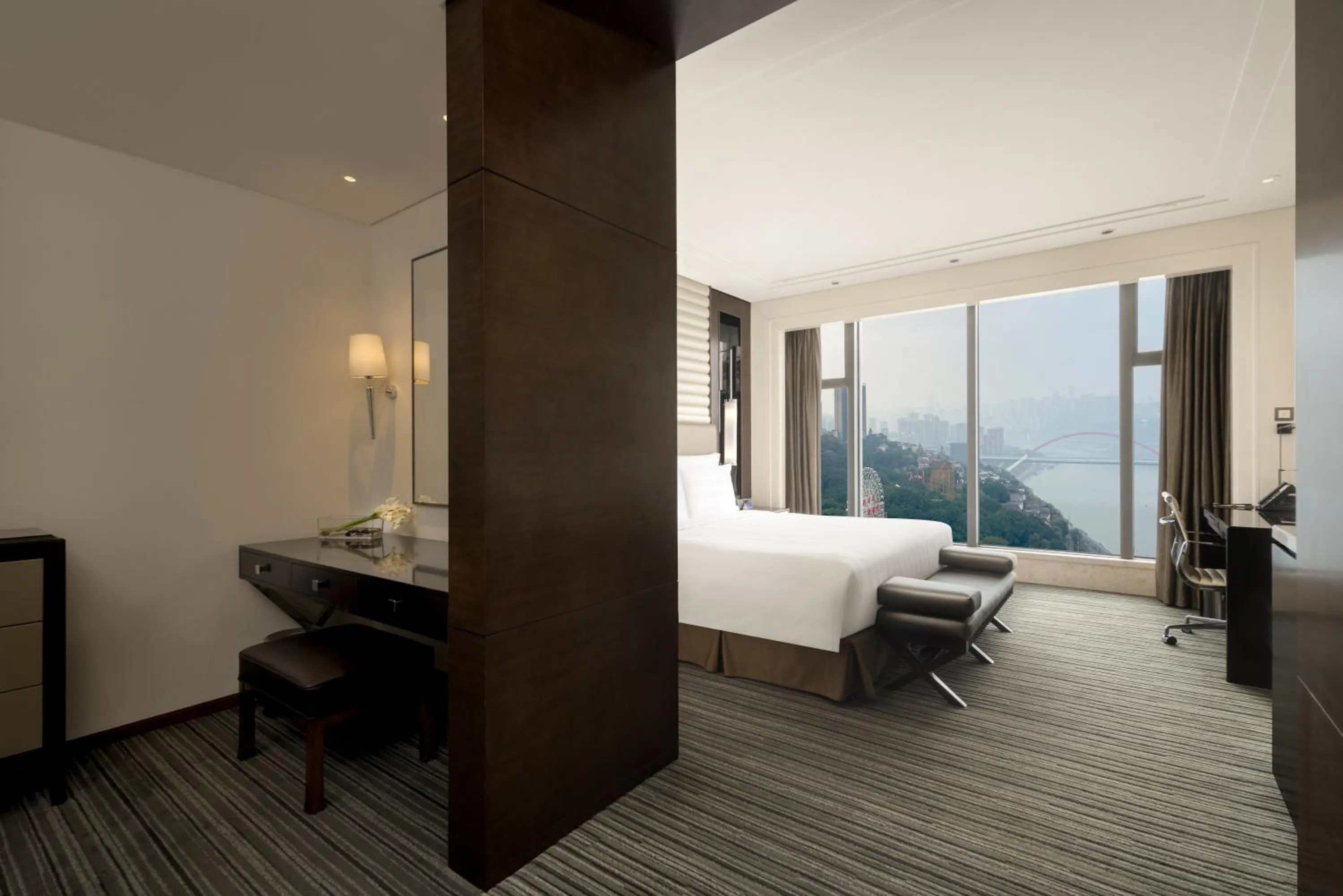 Photo of the whole room, Bed in Radisson Blu Plaza Chongqing