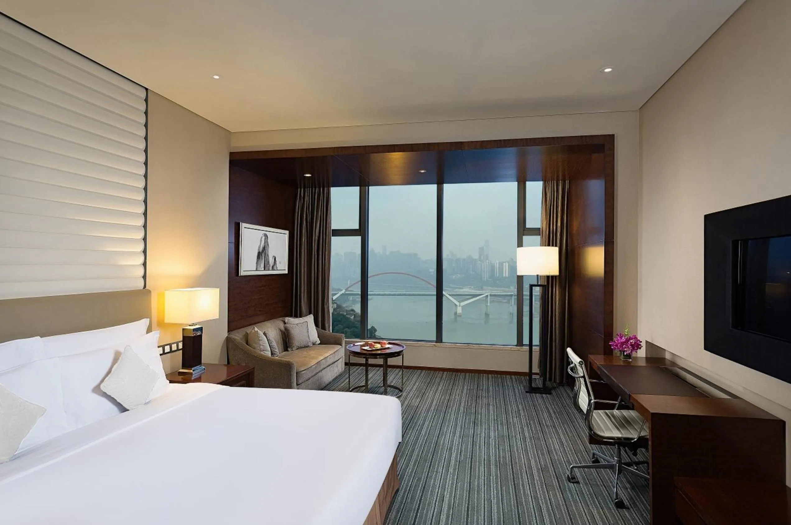 Photo of the whole room, Bed in Radisson Blu Plaza Chongqing