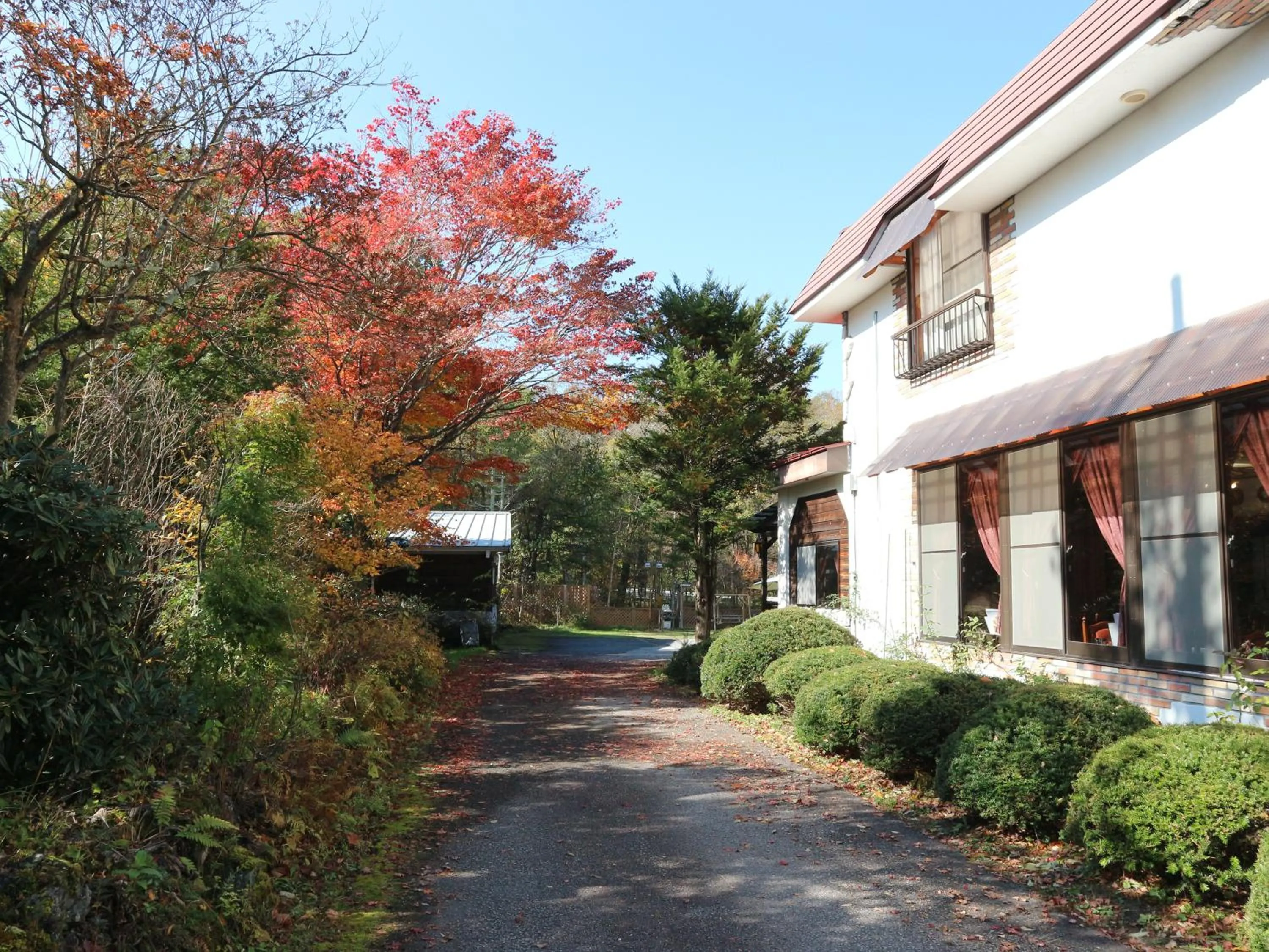 Property building in Pension Eden