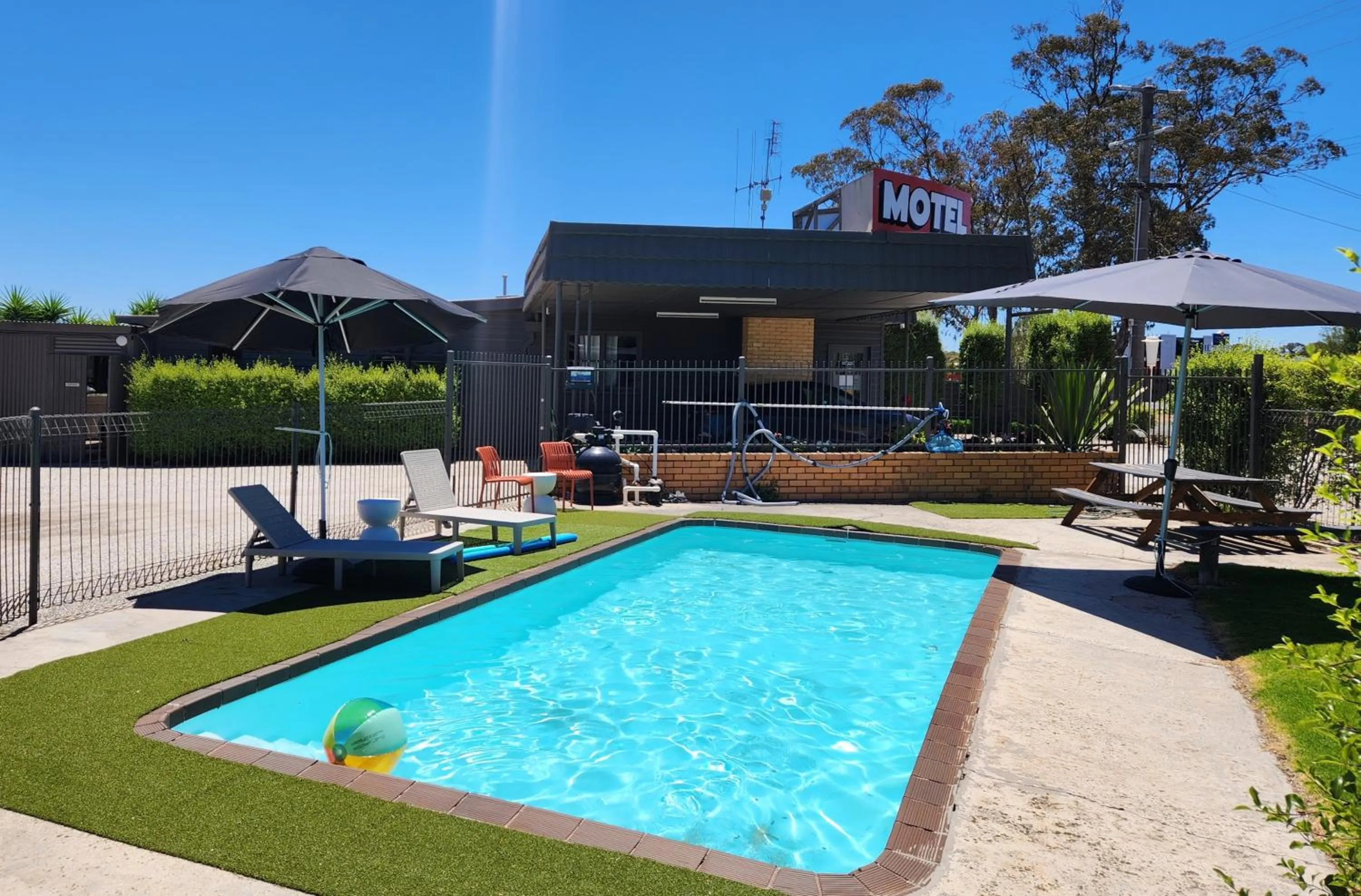Swimming pool in Calder Family Motel