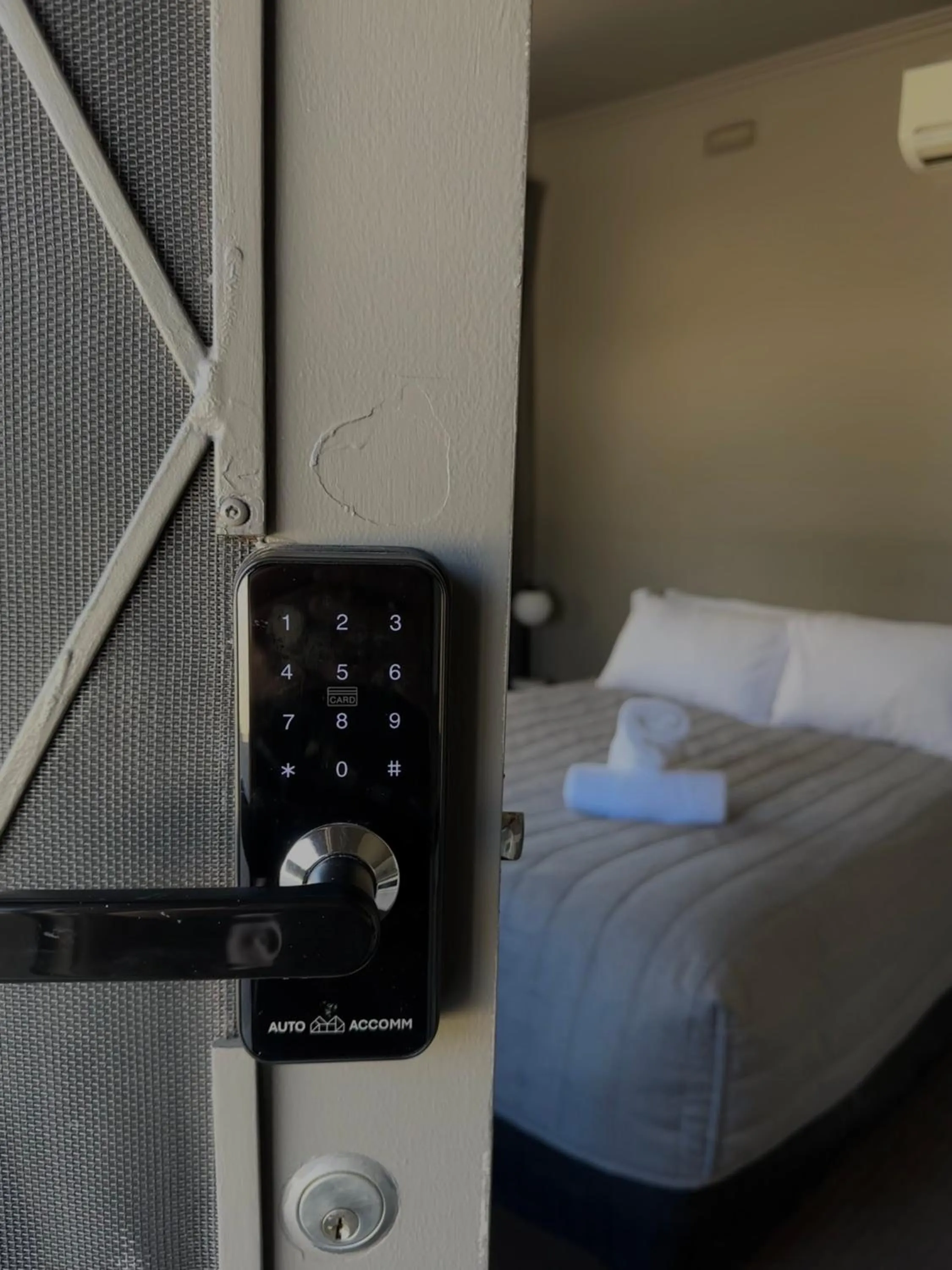 Facade/entrance, Bed in Calder Family Motel