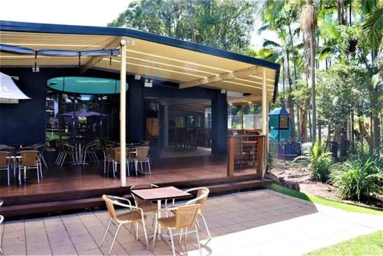 Restaurant/places to eat in Beach Resort Apartment