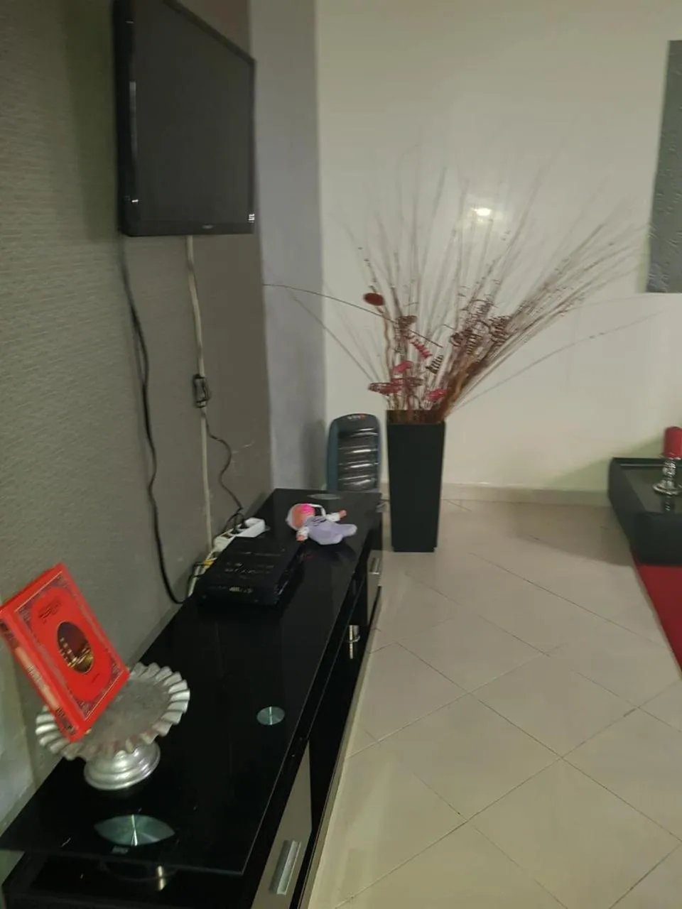 Communal lounge/ TV room in Mohammed V Airport HOME