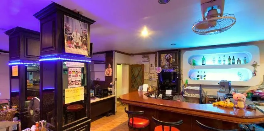 Restaurant/places to eat in The Encore Hotel