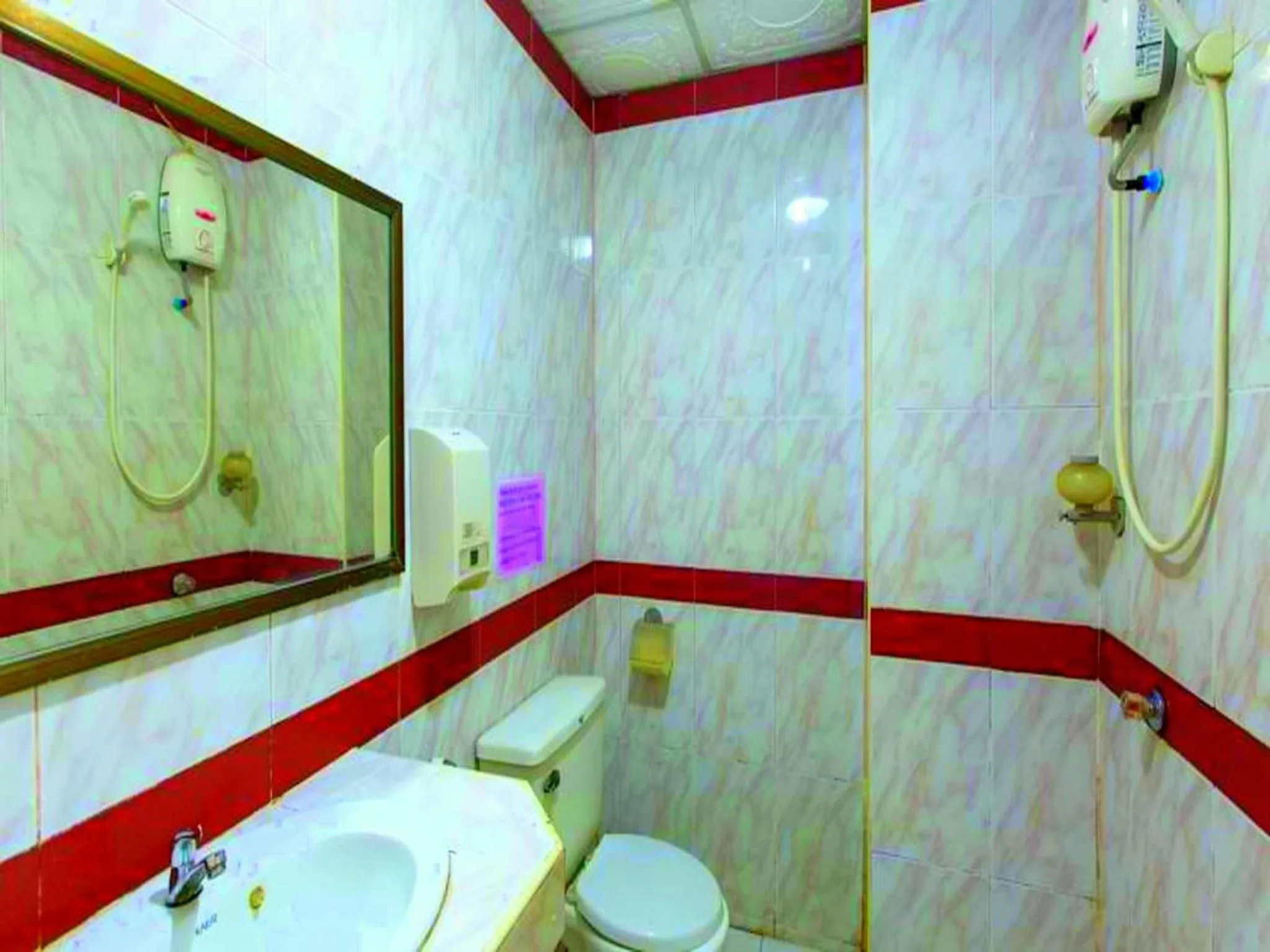 Shower in The Encore Hotel