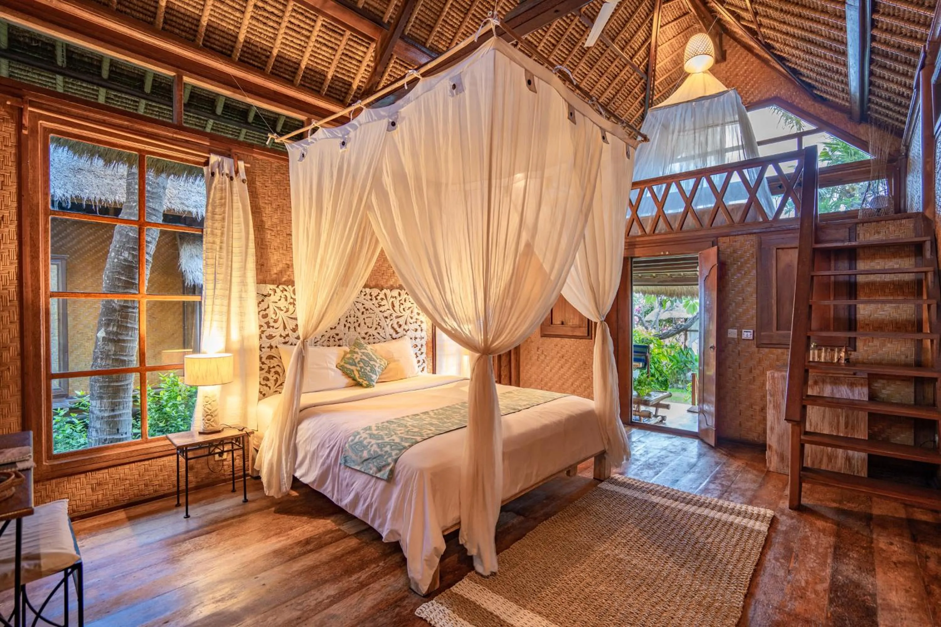 bunk bed, Bed in Santai Hotel