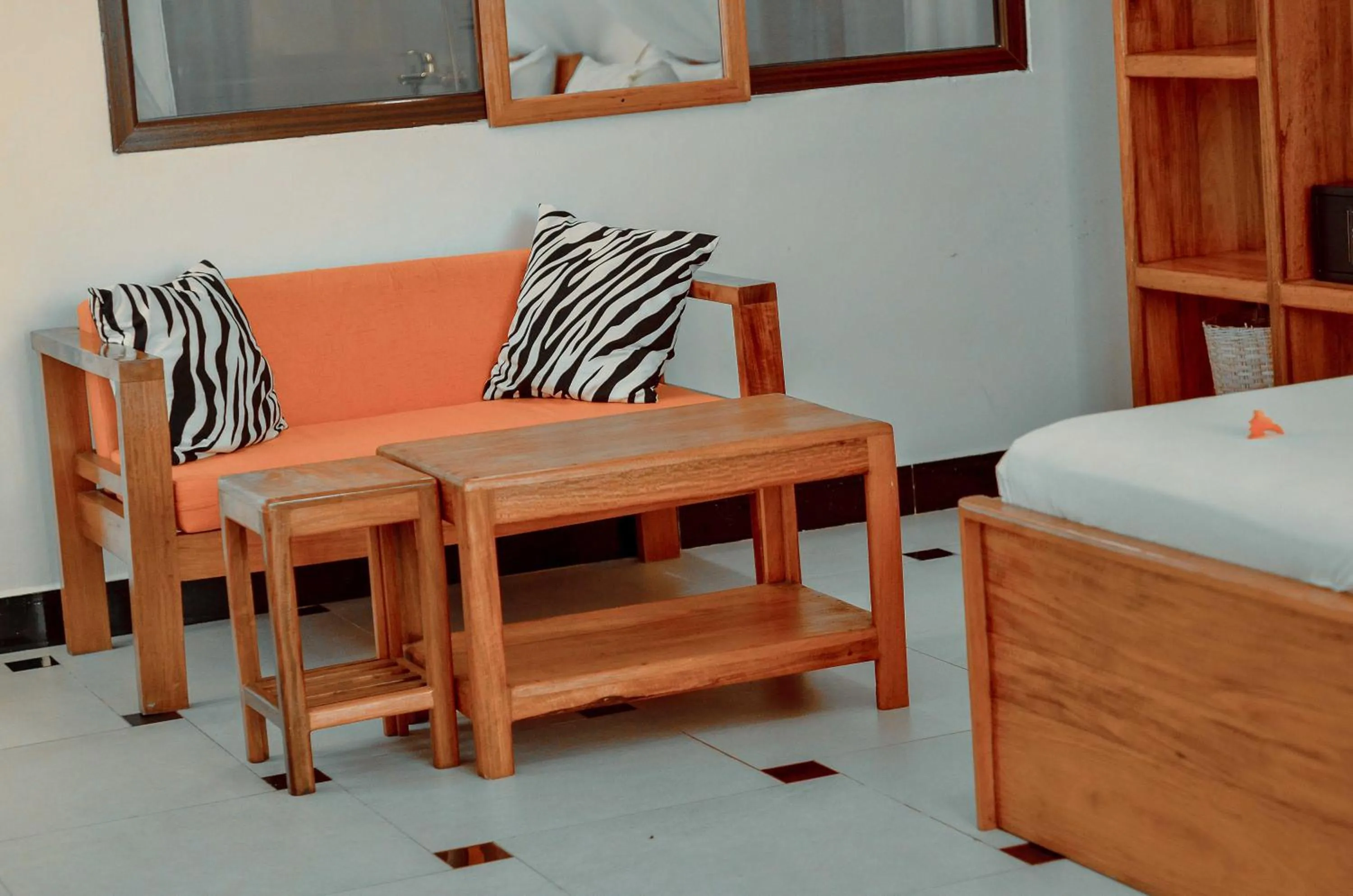 Seating area in Mnarani Beach Cottages