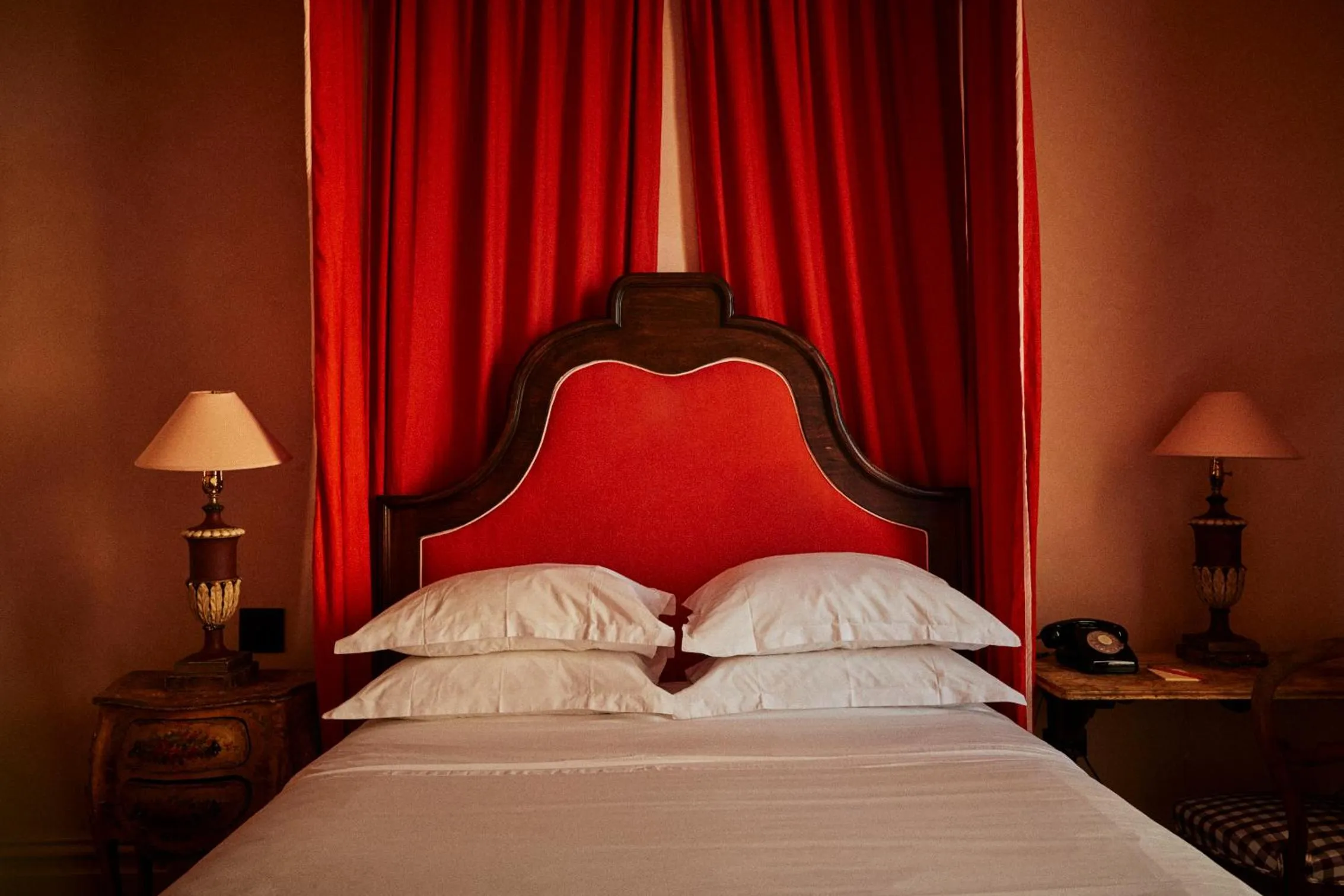 Bed in Hotel Peter and Paul, an Ash Hotel