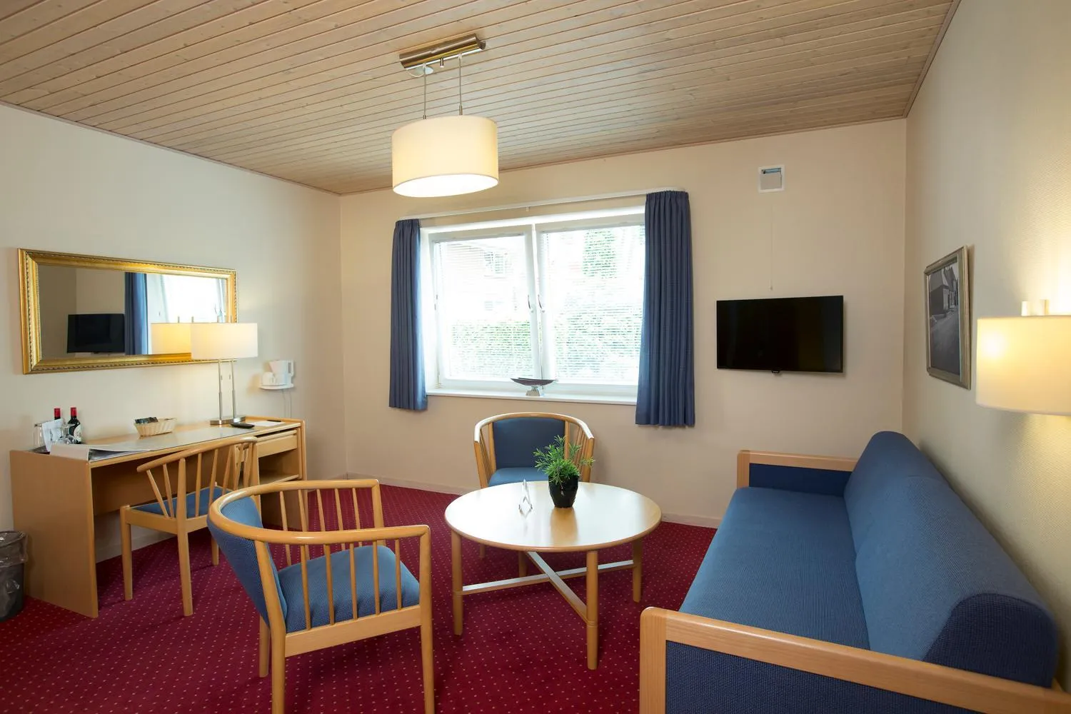 Photo of the whole room in Agerskov Kro & Hotel