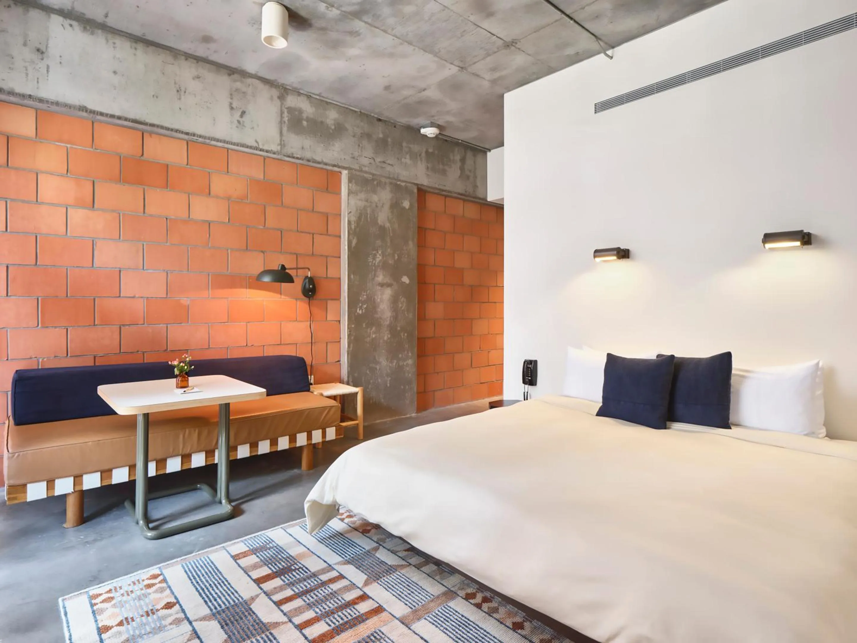 Bedroom, Bed in The Carpenter Hotel