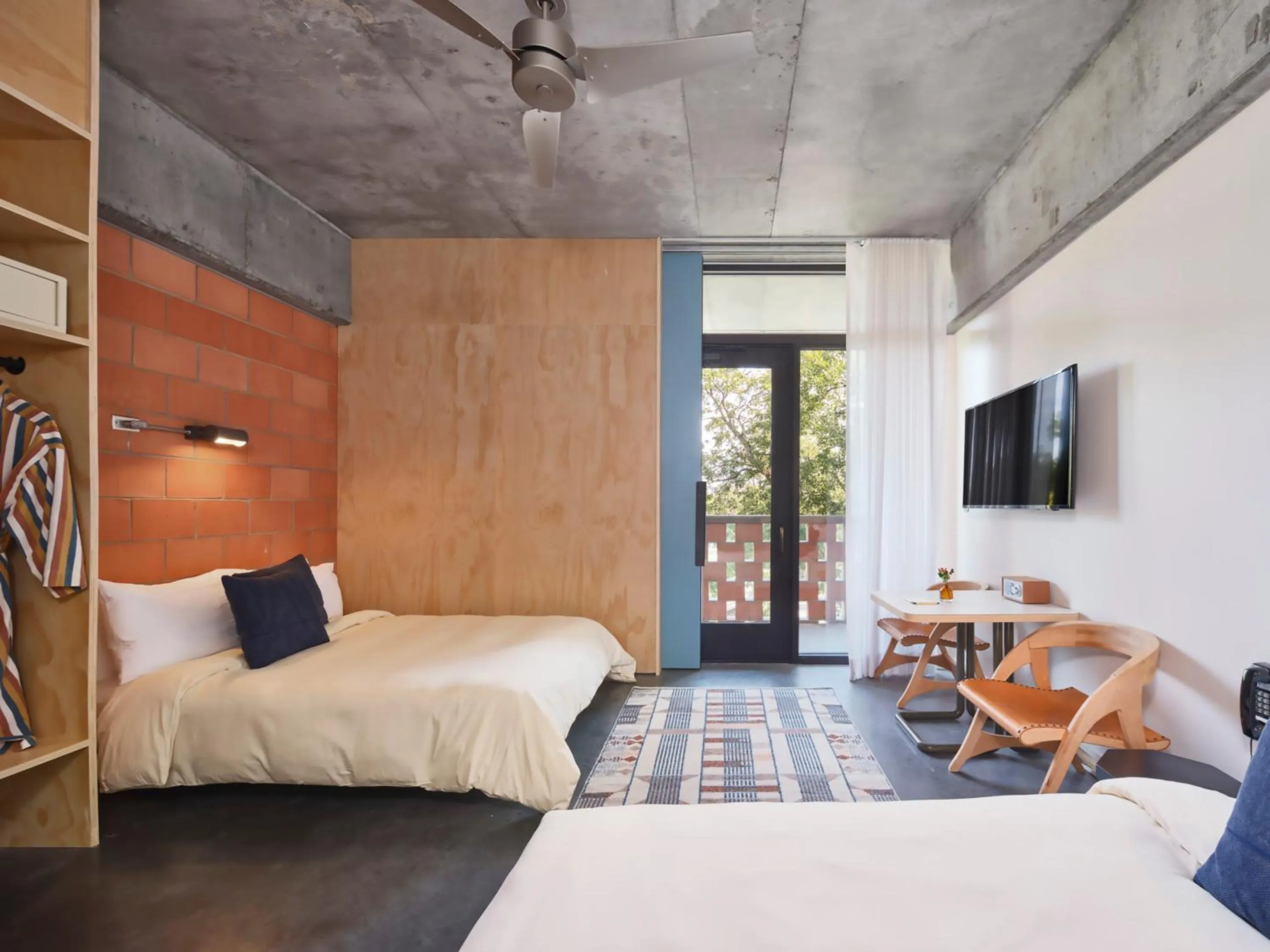 Bed in The Carpenter Hotel