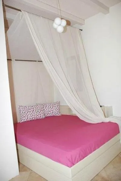 Bed in Ostria Village