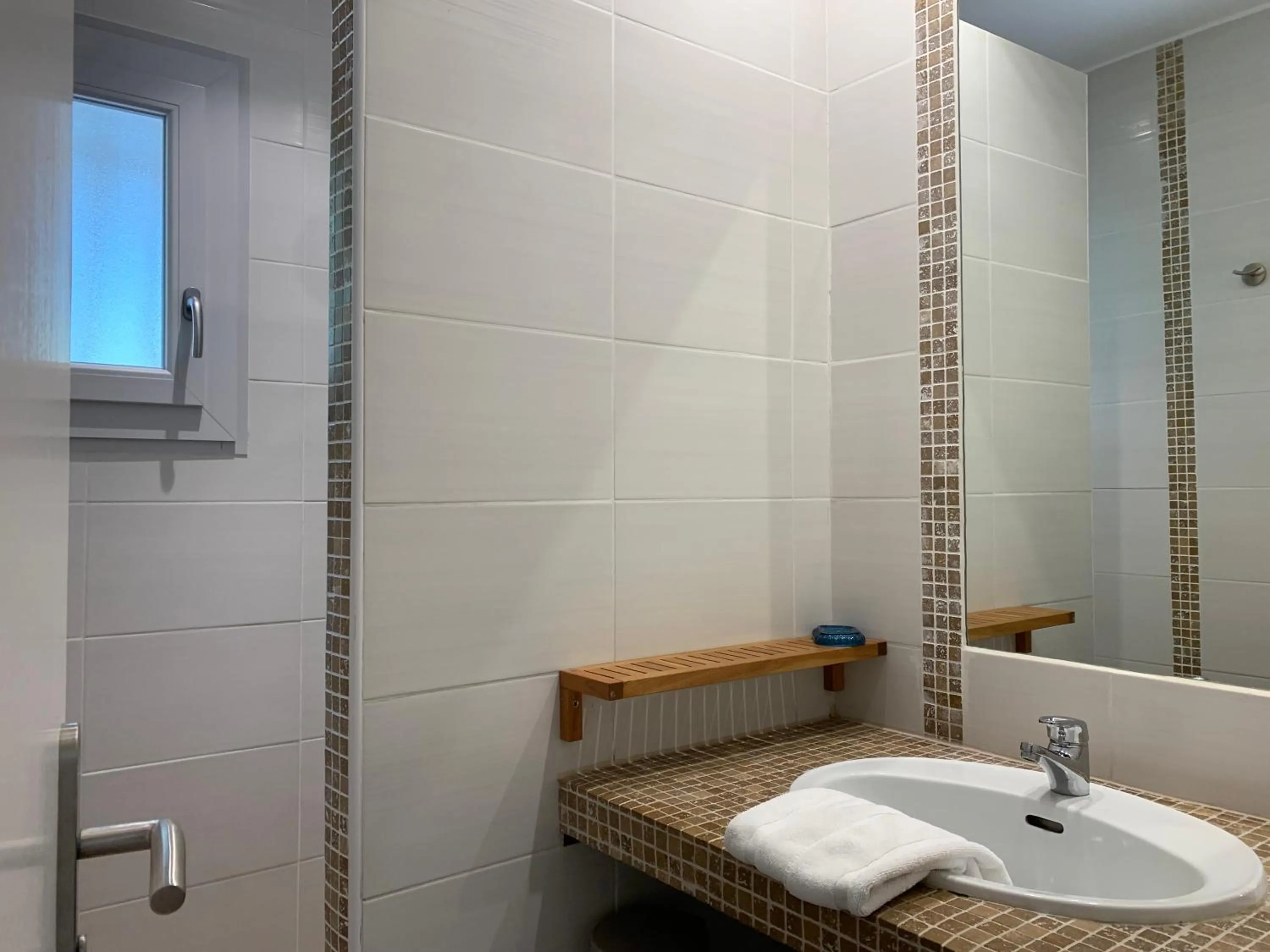 Shower in Les Pins de Santa Giulia