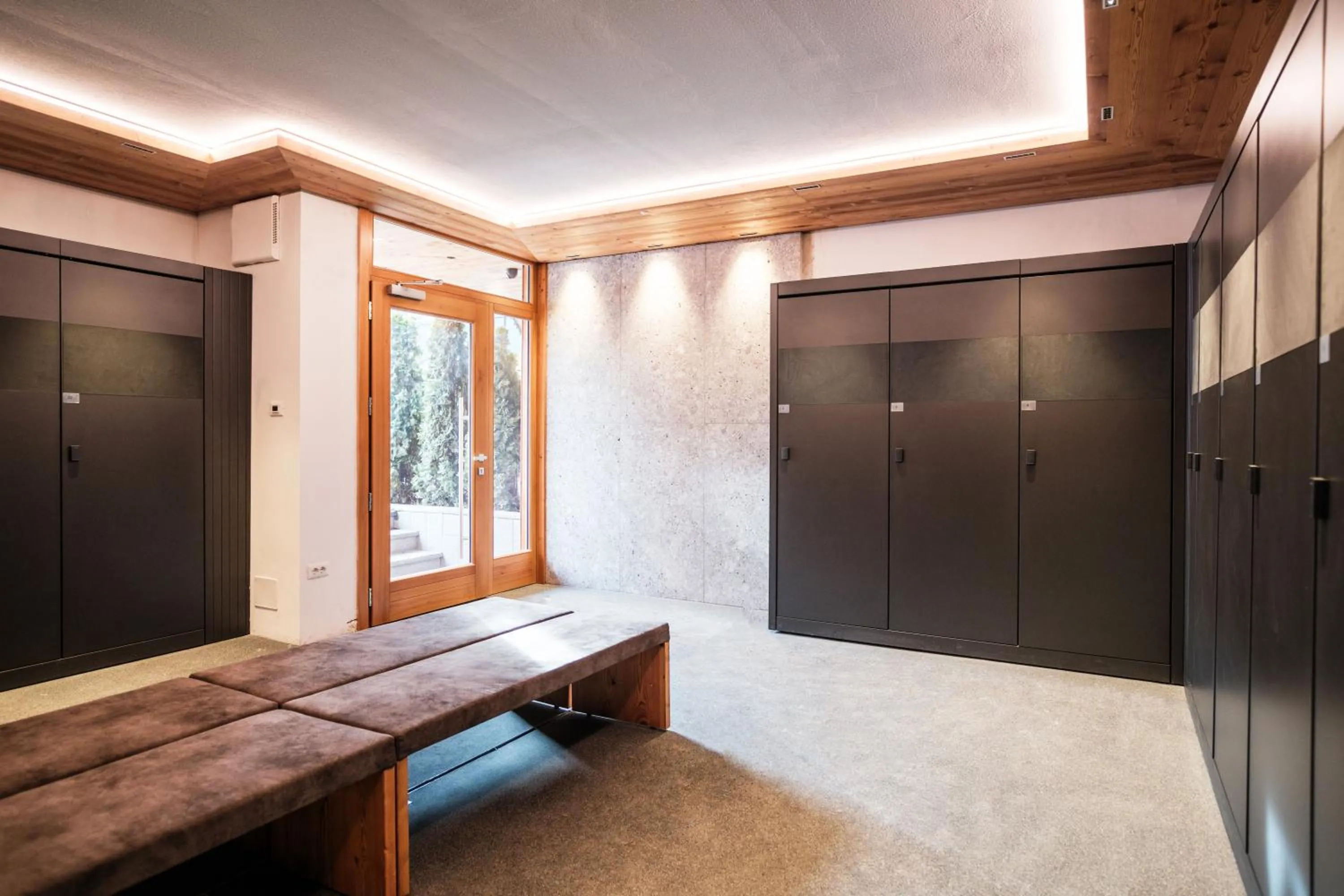 Skiing in Residence Viola