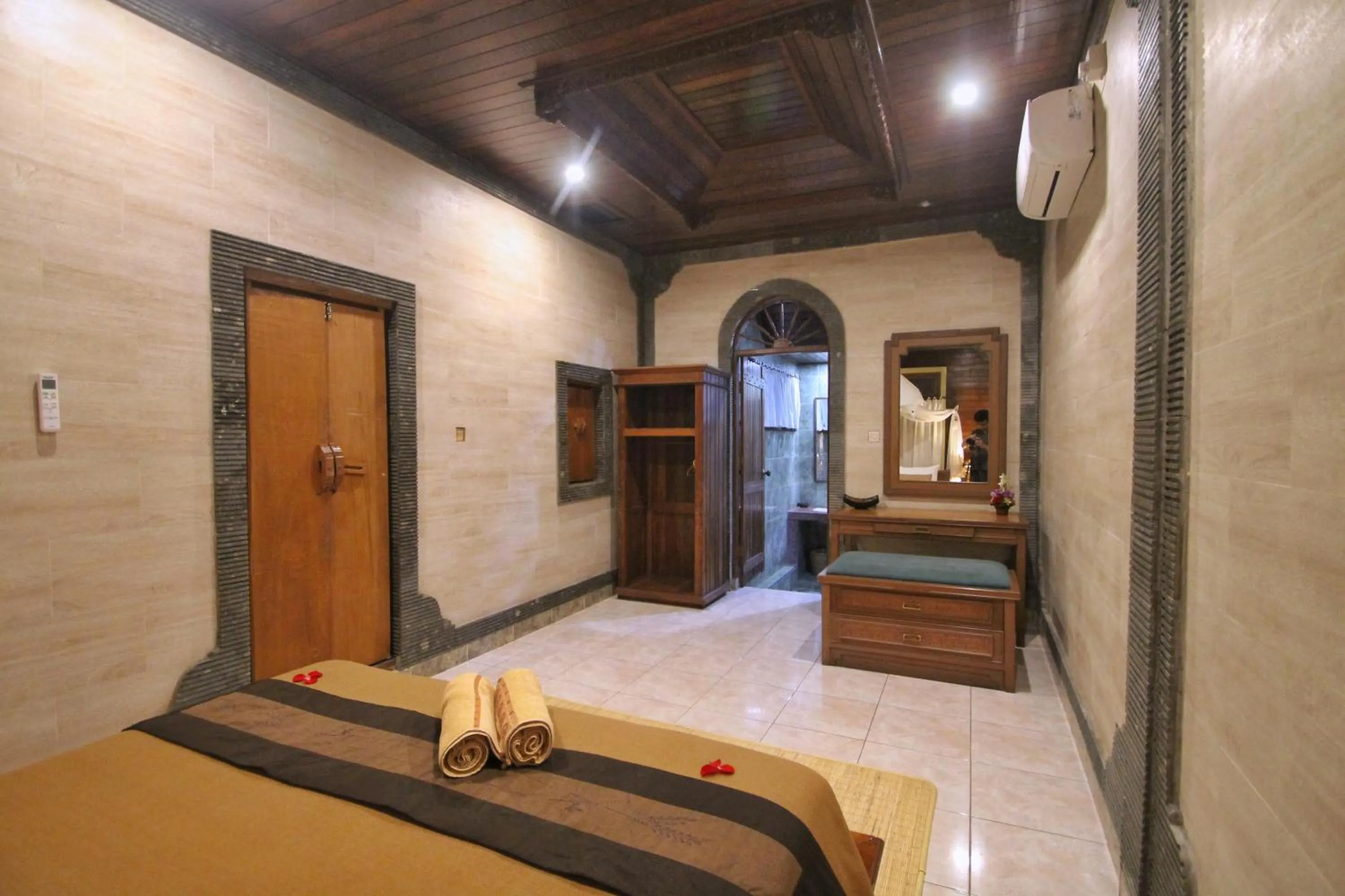 Bed in Hibiscus Cottages