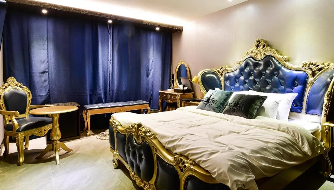 Bedroom, Bed in Hotel Ritz