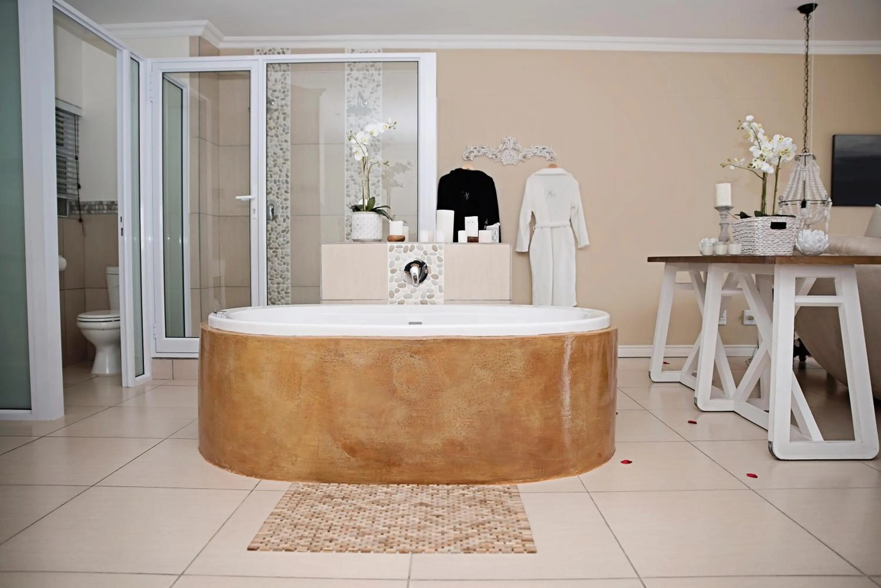 Bathroom in Umthunzi Hotel and Conference