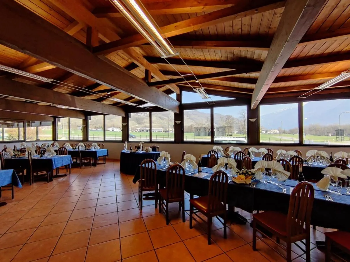 Restaurant/places to eat in Albergo Baffo