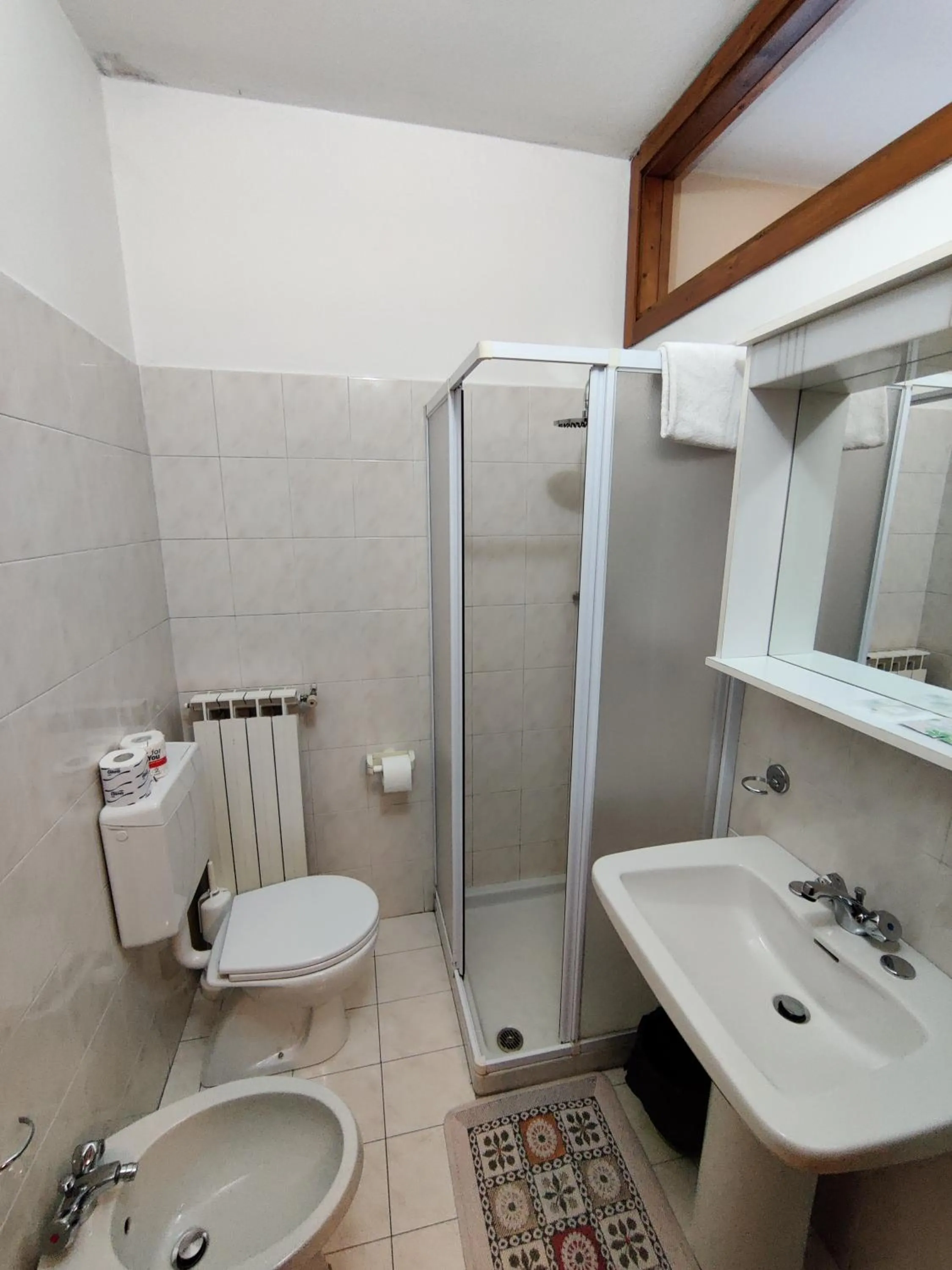 Shower in Albergo Baffo