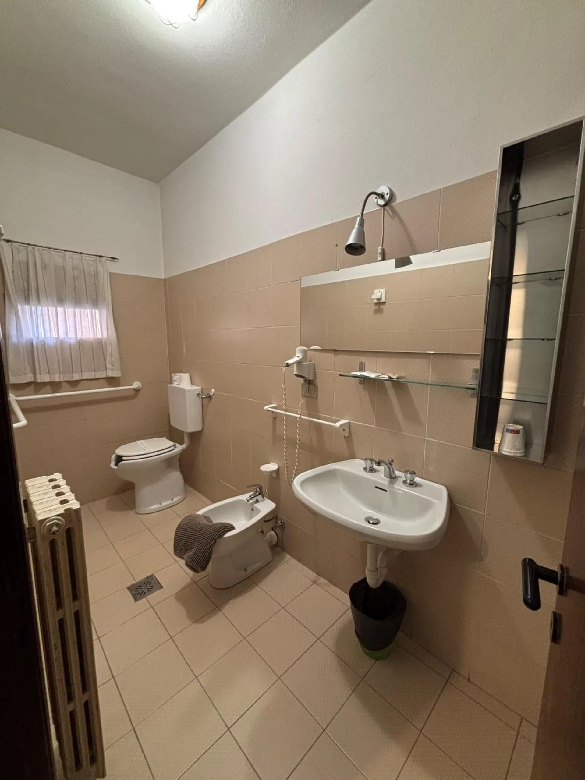Shower in Albergo Baffo