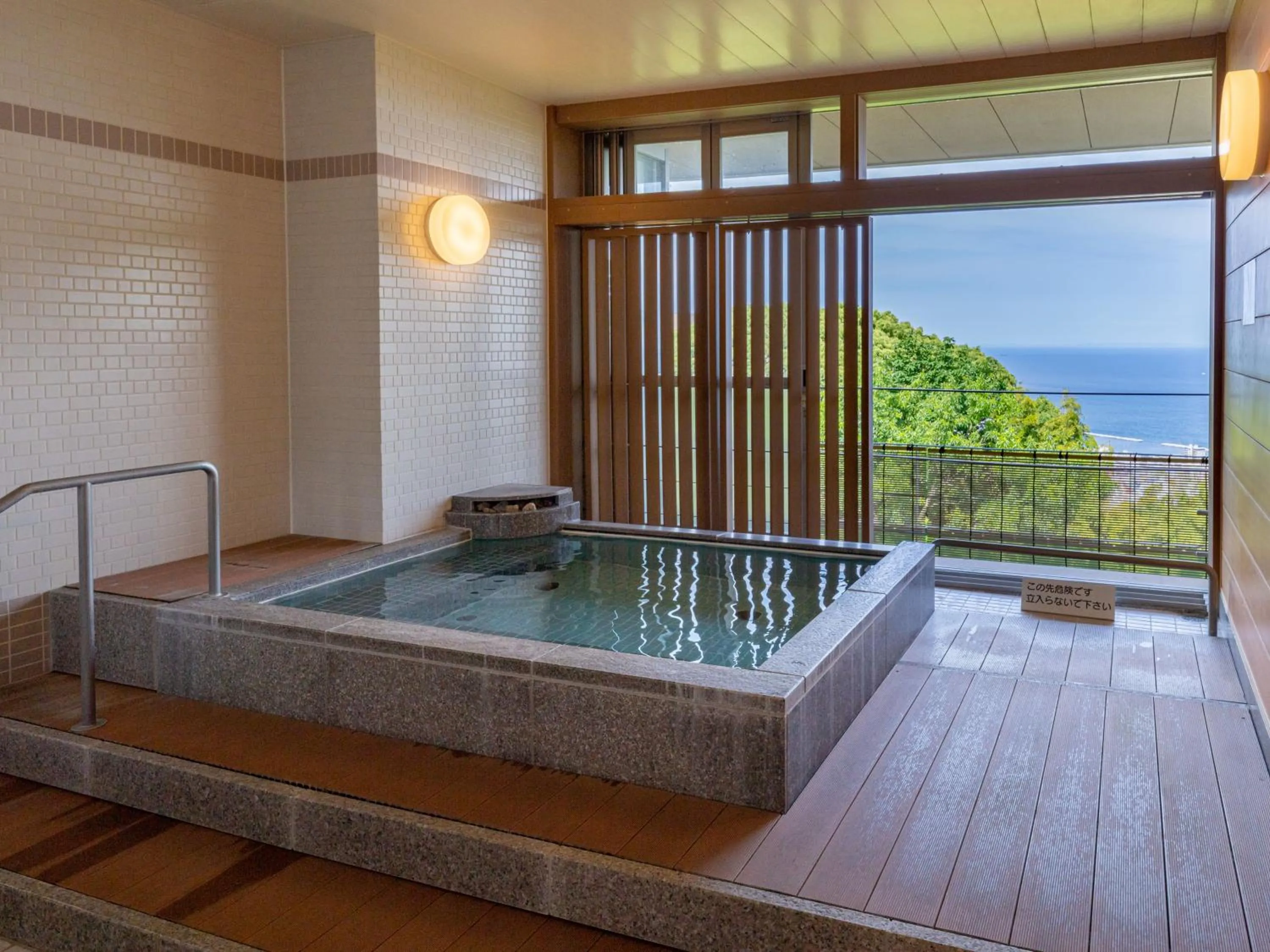 Hot Spring Bath in KAMENOI HOTEL Atami Annex