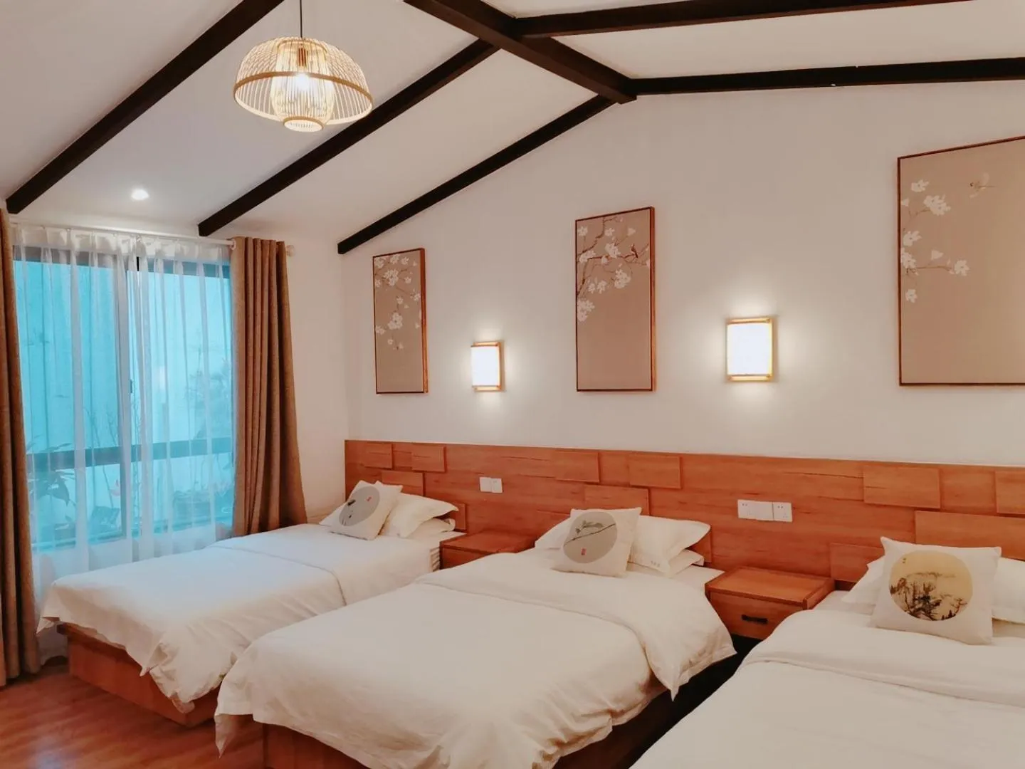 Bed in Zhangjiajie Tingyutang Little Yard