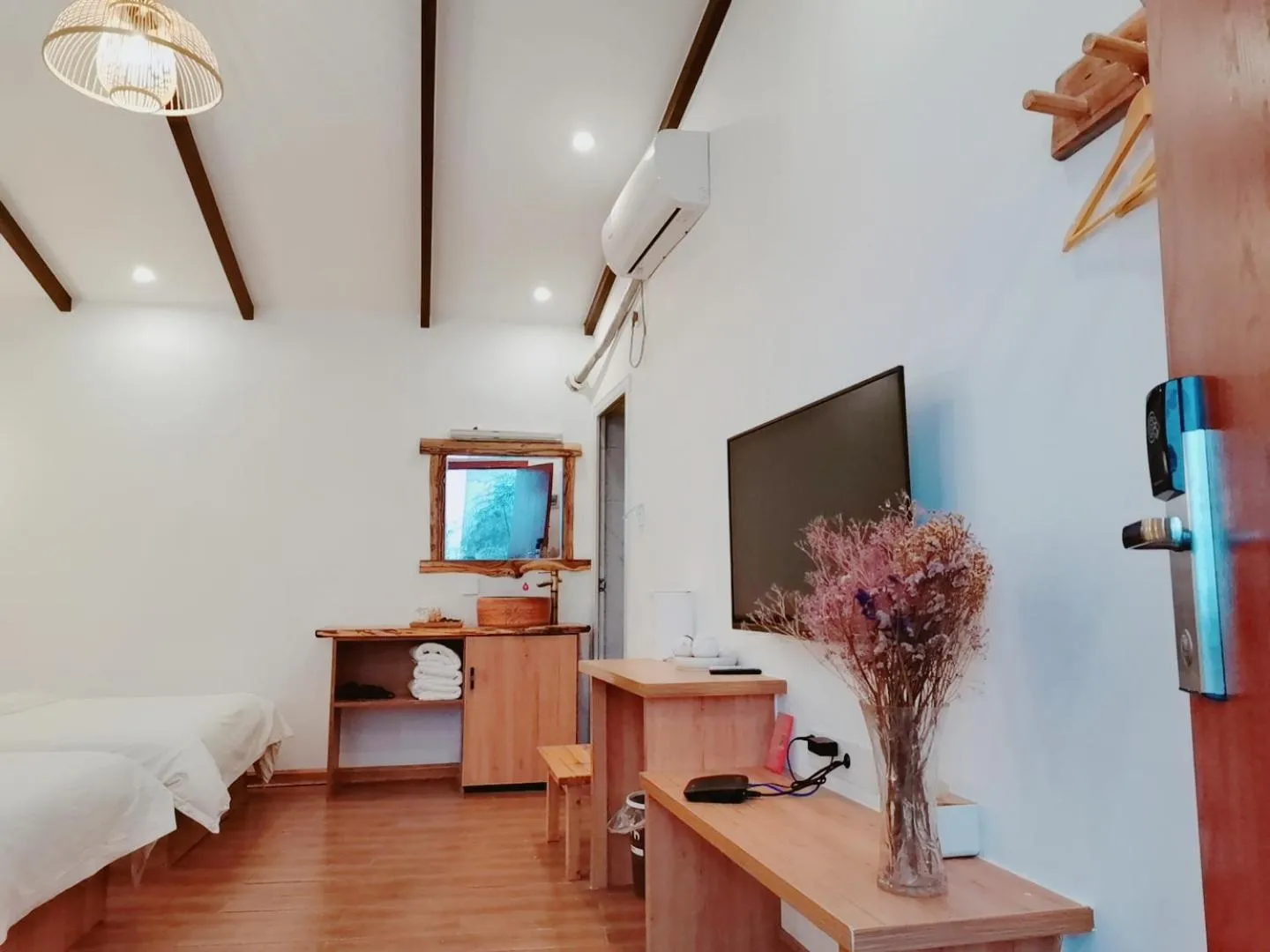 Bed in Zhangjiajie Tingyutang Little Yard