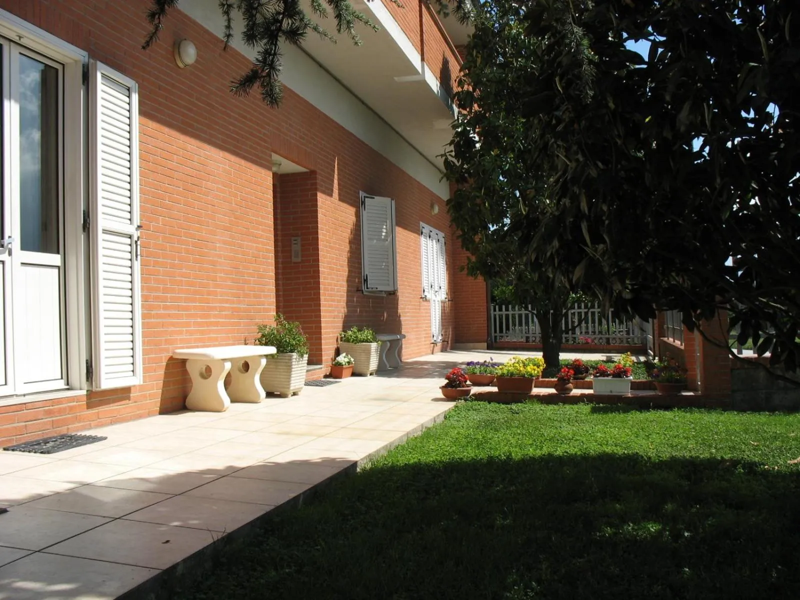 Garden view in Bed & Breakfast Bompadre