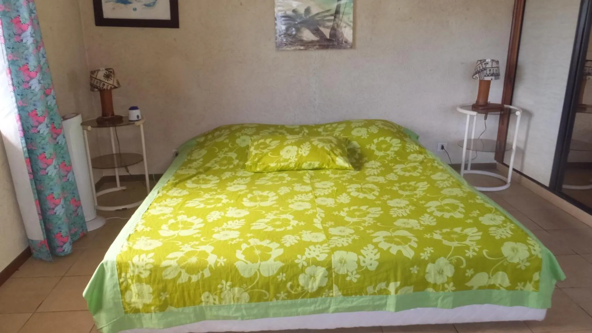 Bed in Villa Vaiana EURL Vaiana Faratea