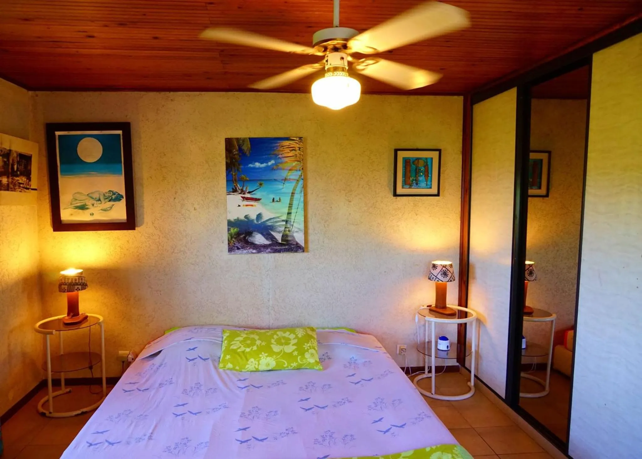 Photo of the whole room, Bed in Villa Vaiana EURL Vaiana Faratea