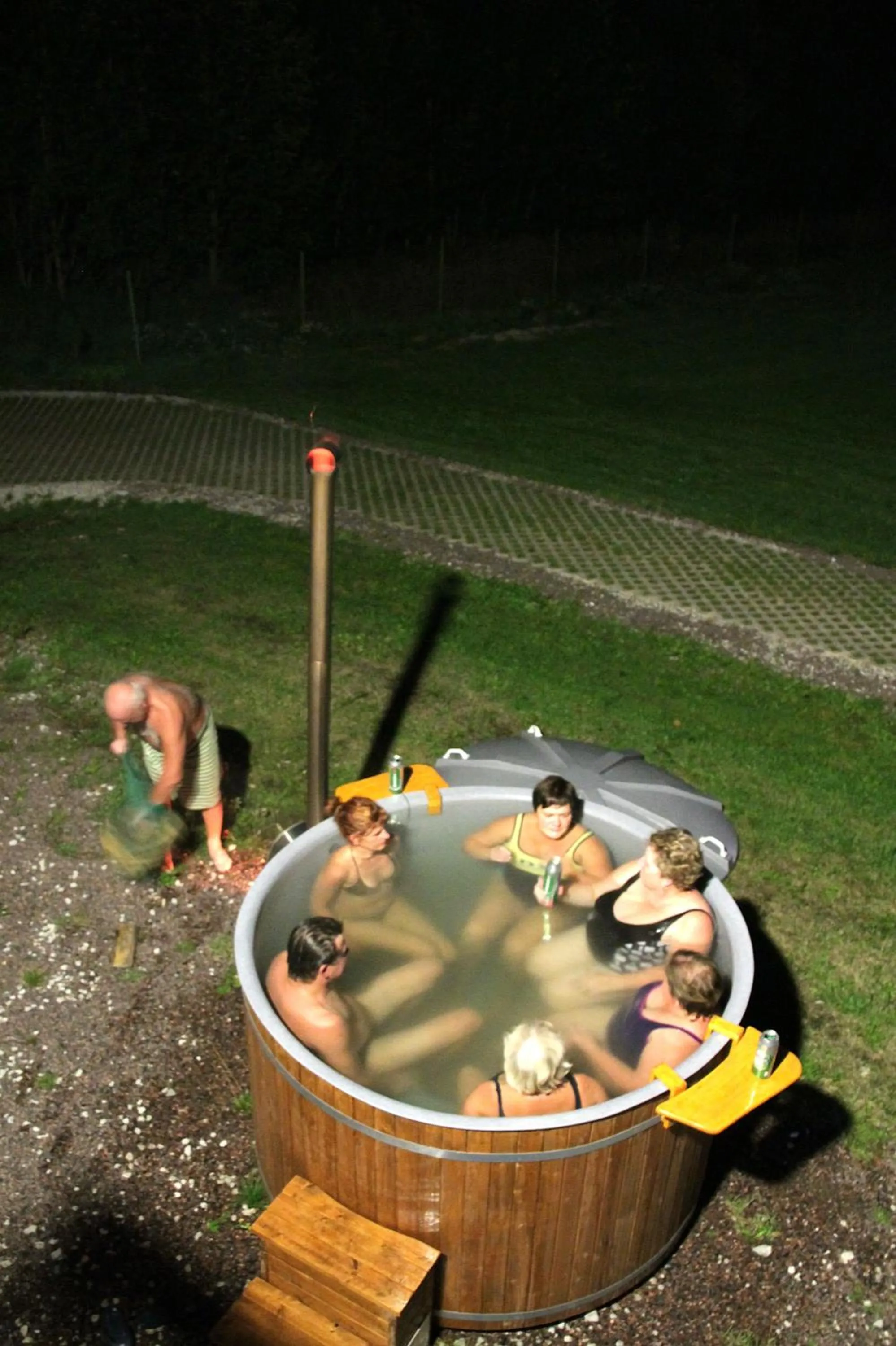 People in Valaste Puhkeküla