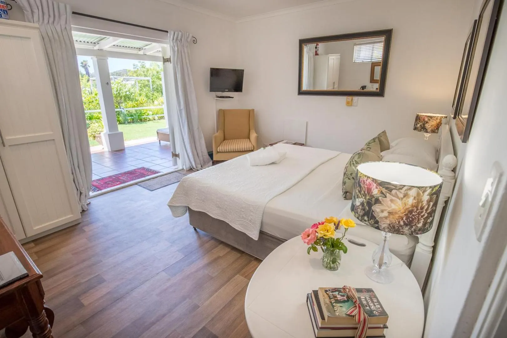 Photo of the whole room, Bed in The Vineyard Country House