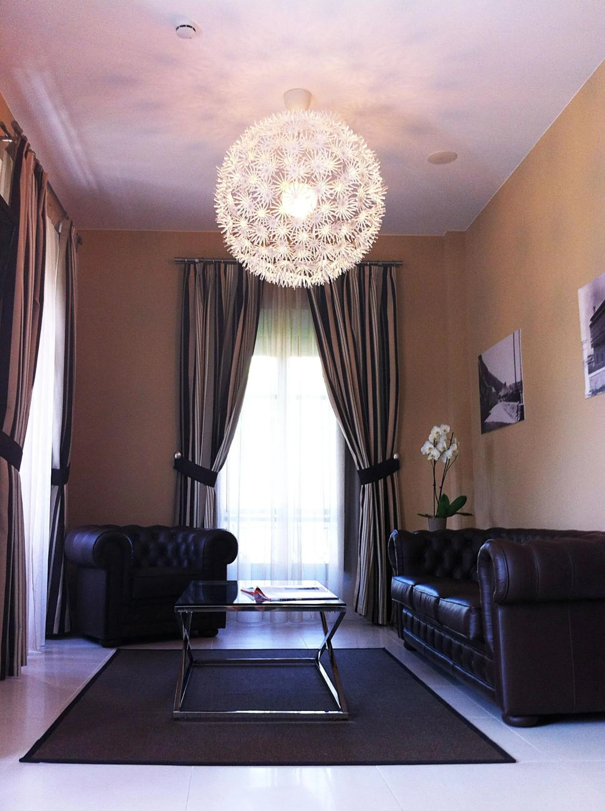 Day in Hotel Villa Marrón