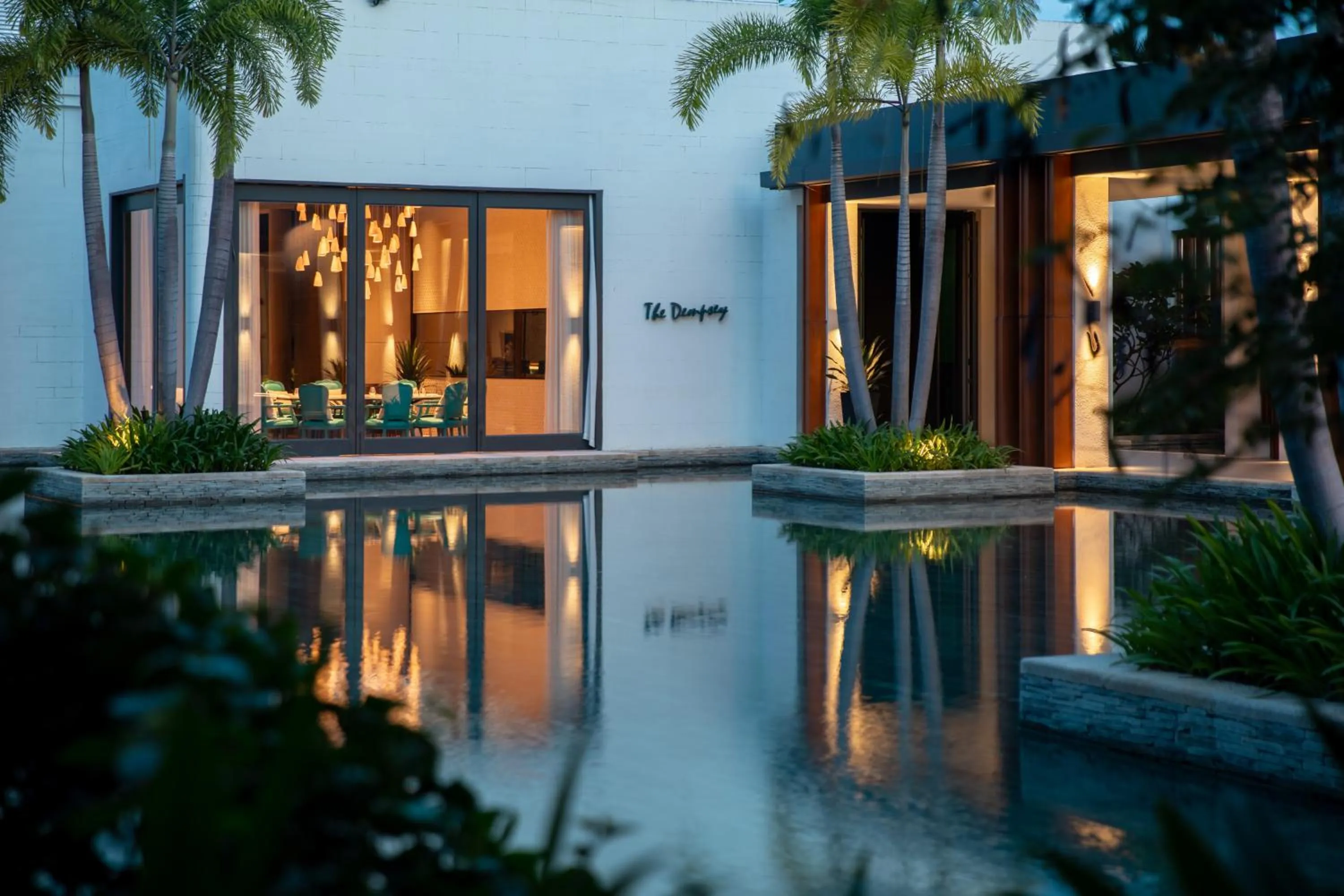 Restaurant/places to eat in Capella Tufu Bay, Hainan