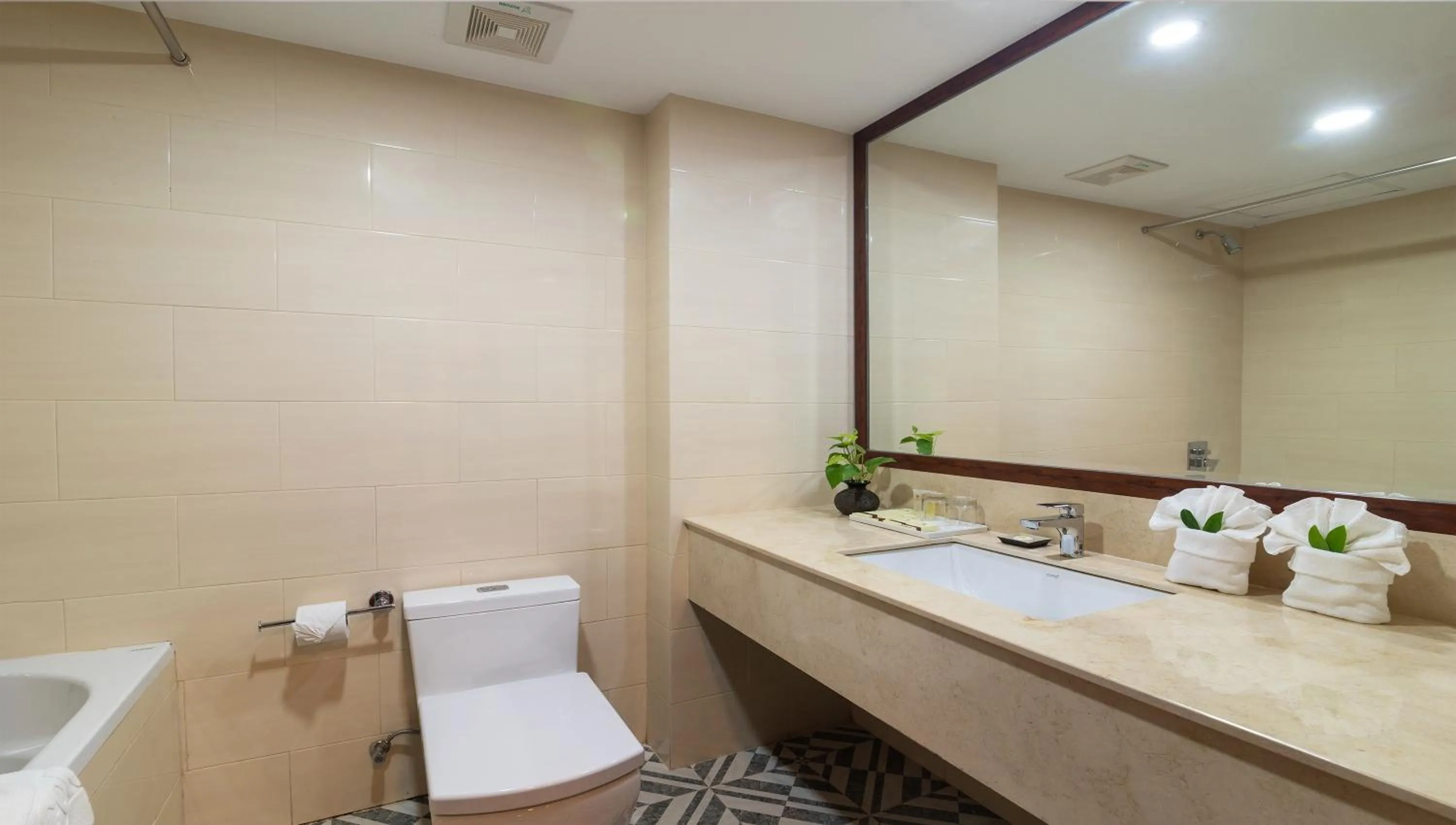 Bathroom in Hotel De La Renaissance