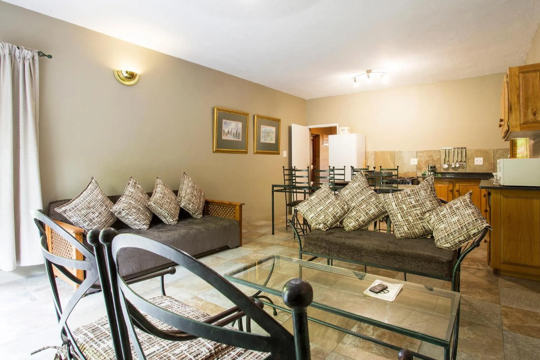 Living room in Merry Pebbles Resort