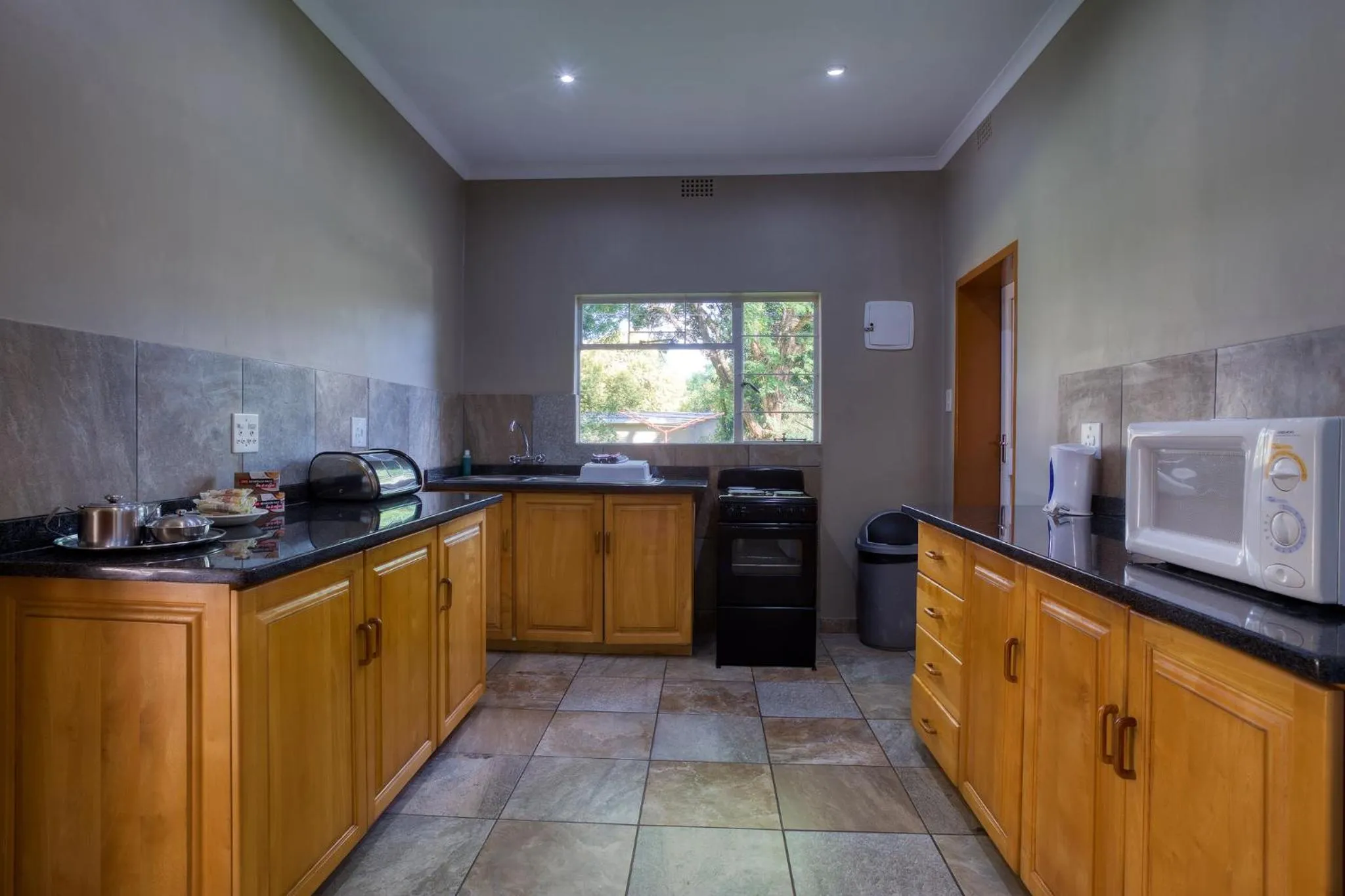 Kitchen or kitchenette in Merry Pebbles Resort