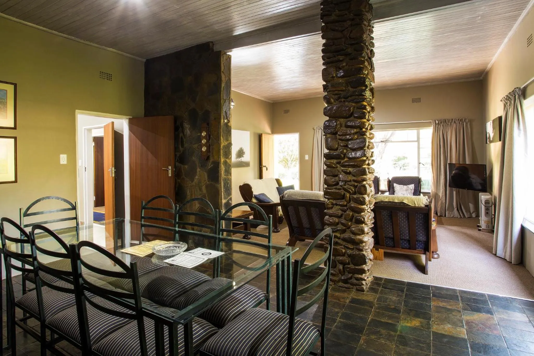 Living room in Merry Pebbles Resort