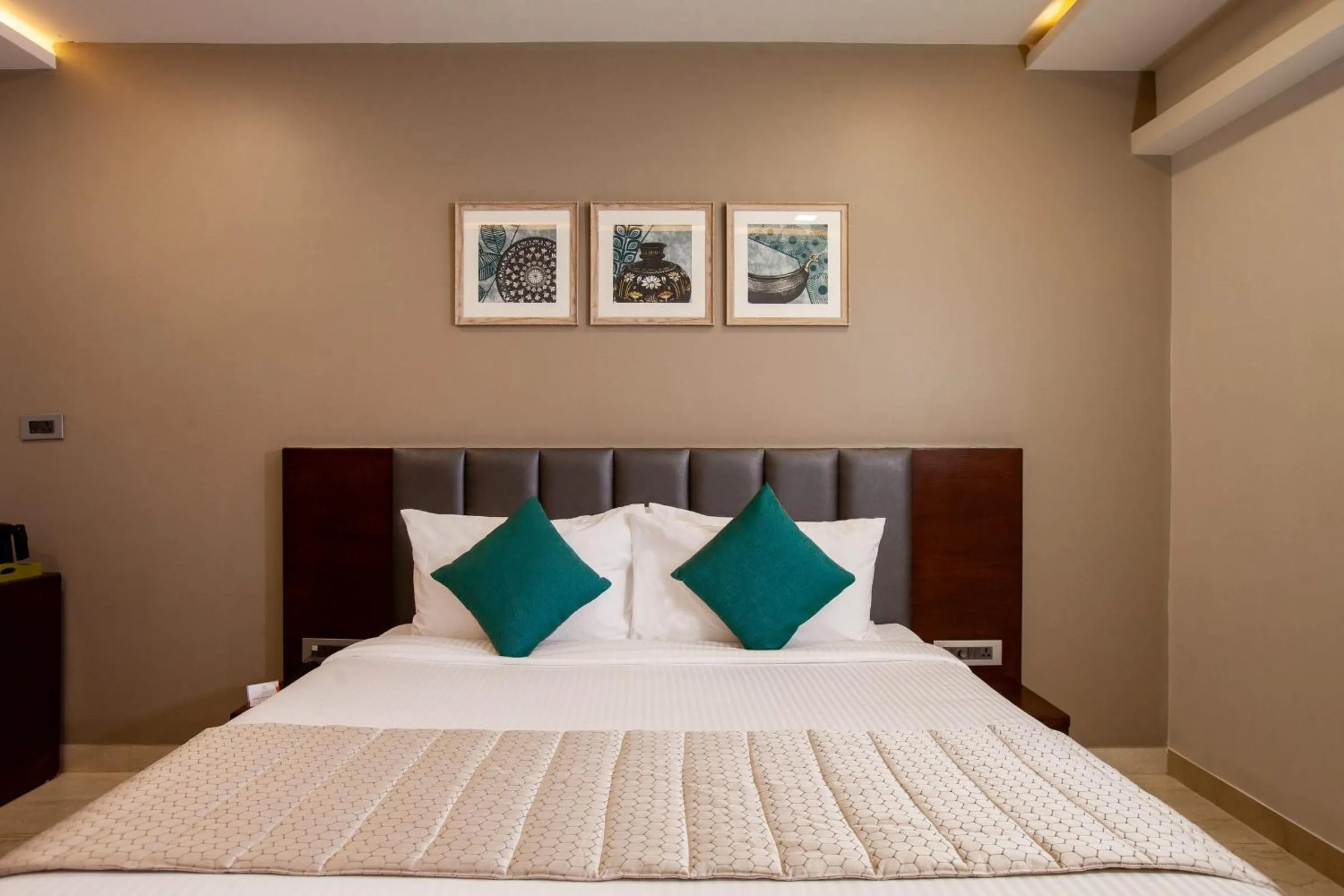 Bed in Mango Suites Viera