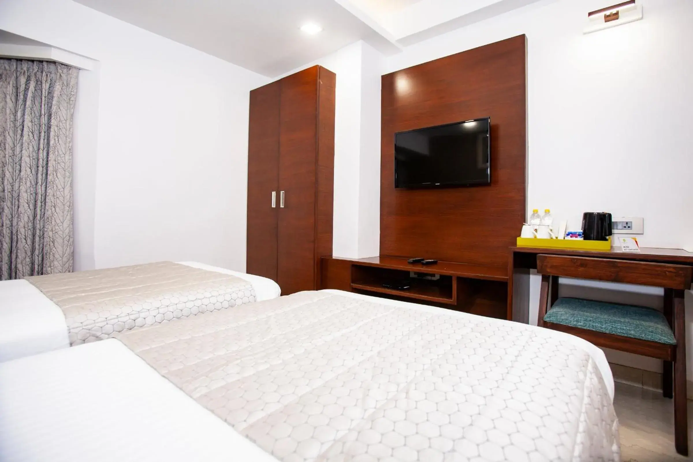 Deluxe Double or Twin Room - single occupancy in Mango Suites Viera Deluxe Double or Twin Room - single occupancy in Mango Suites Viera