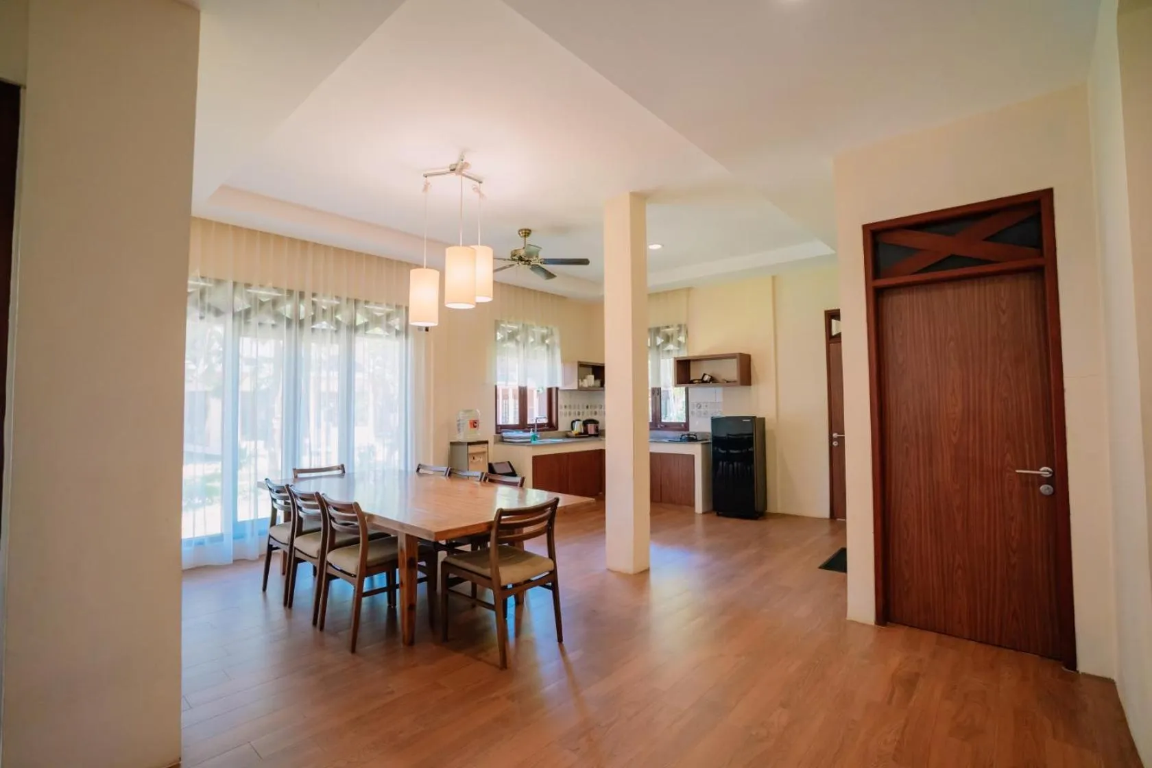 Kitchen or kitchenette in Mutiara Carita Cottages