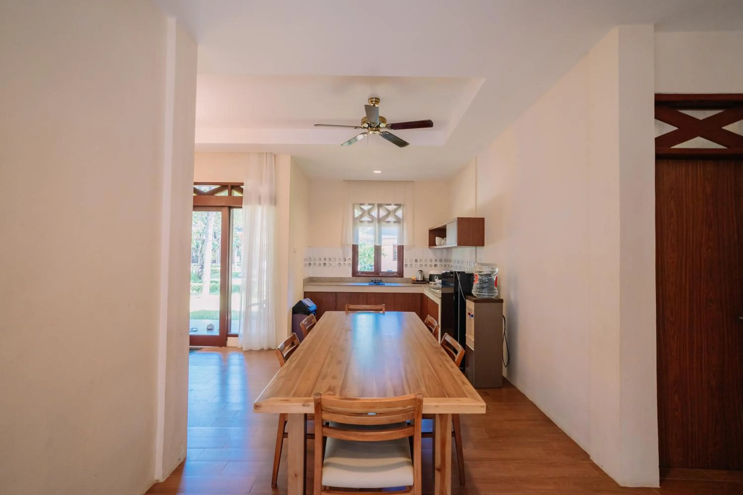 Kitchen or kitchenette in Mutiara Carita Cottages