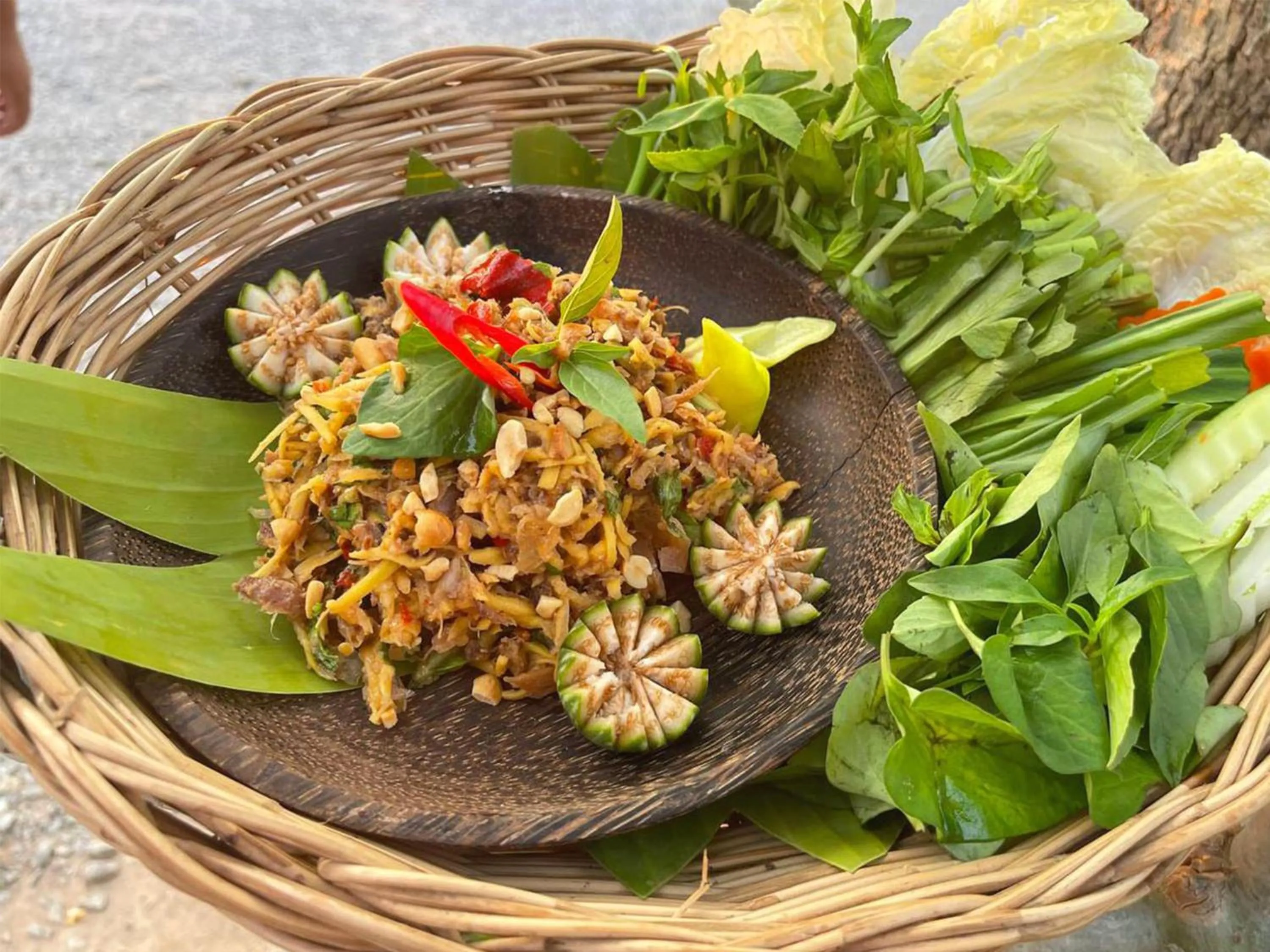 Restaurant/places to eat in Cheata Residence